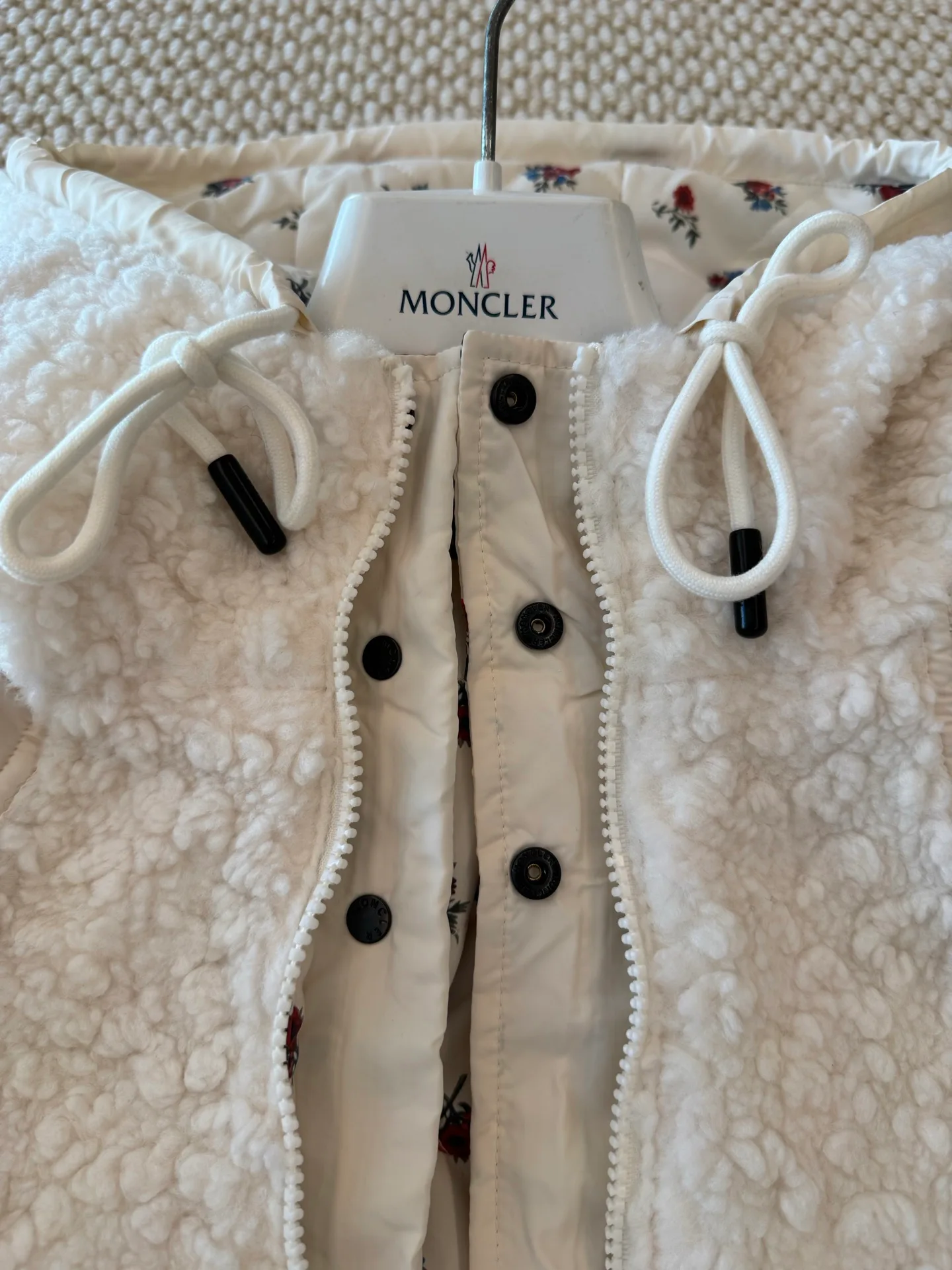 Куртки И Пуховики Женские Moncler 20137937