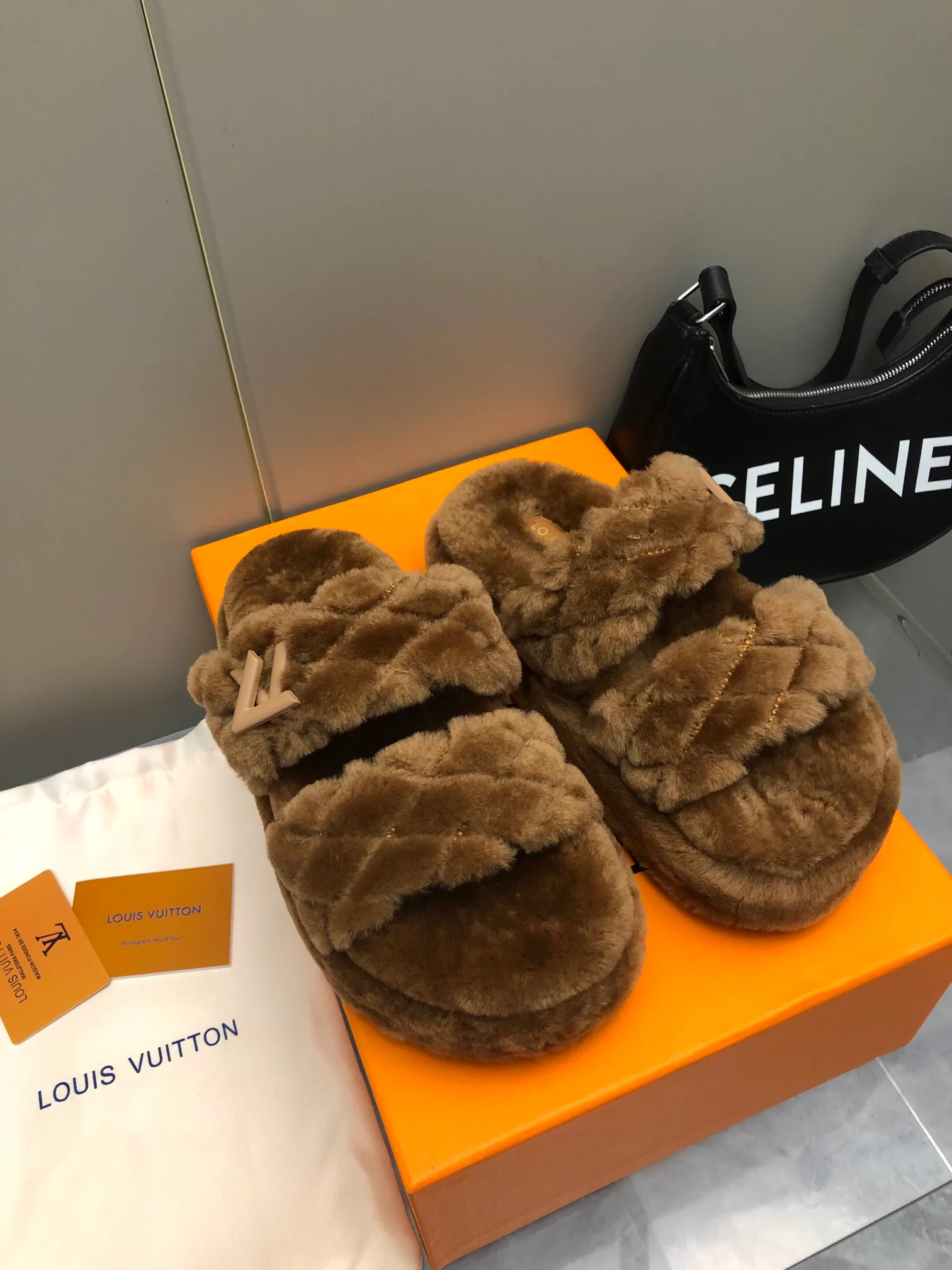 Тапочки Женские Louis Vuitton 86915