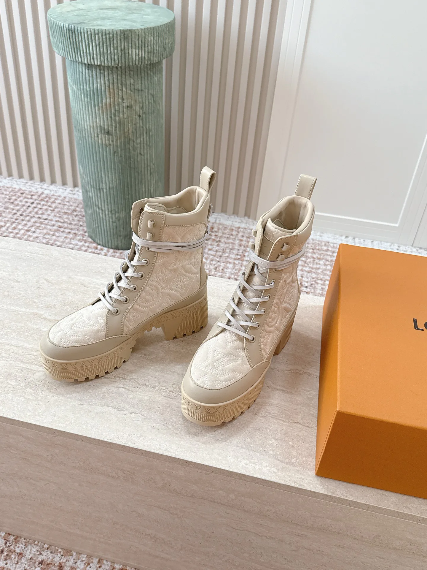 Ботинки Женские Louis Vuitton 18649855