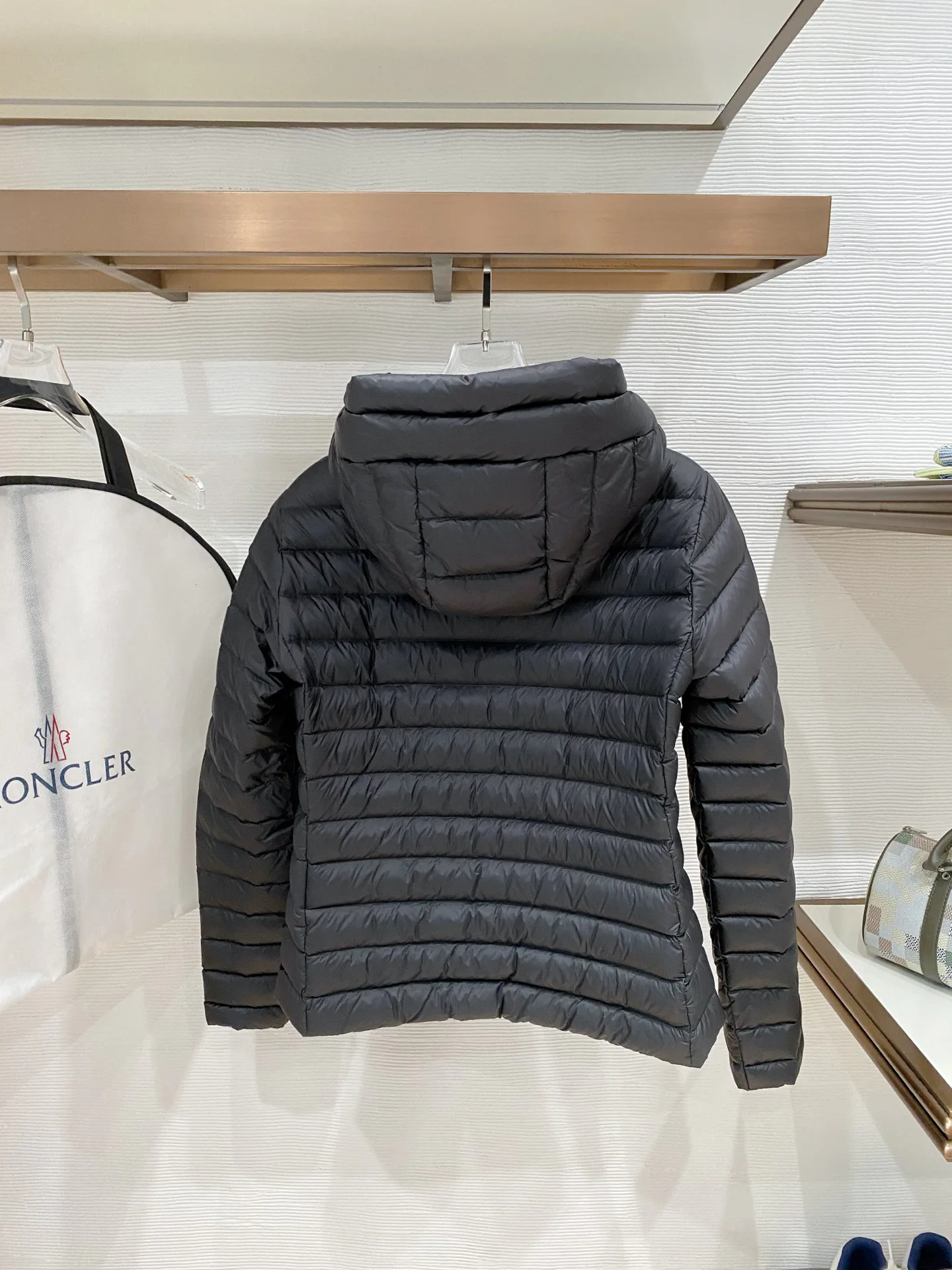 Куртки И Пуховики Женские Moncler 17632180