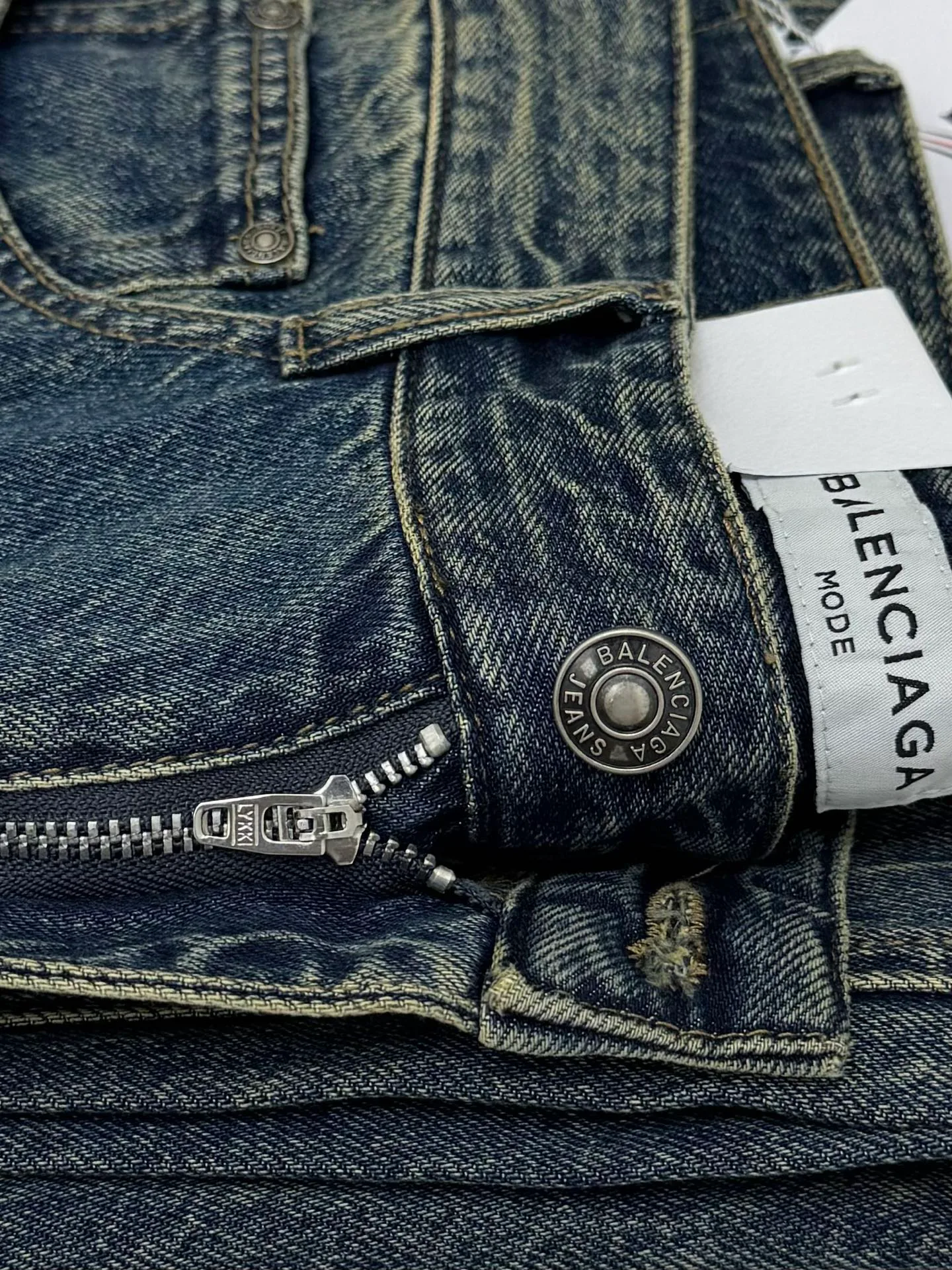 Джинсы Женские Balenciaga 18140729