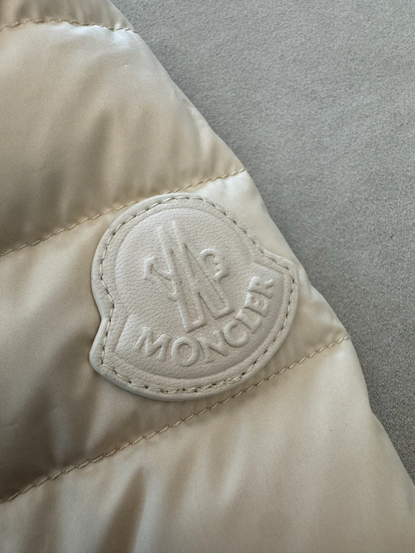 Куртки И Пуховики Женские Moncler 18491949