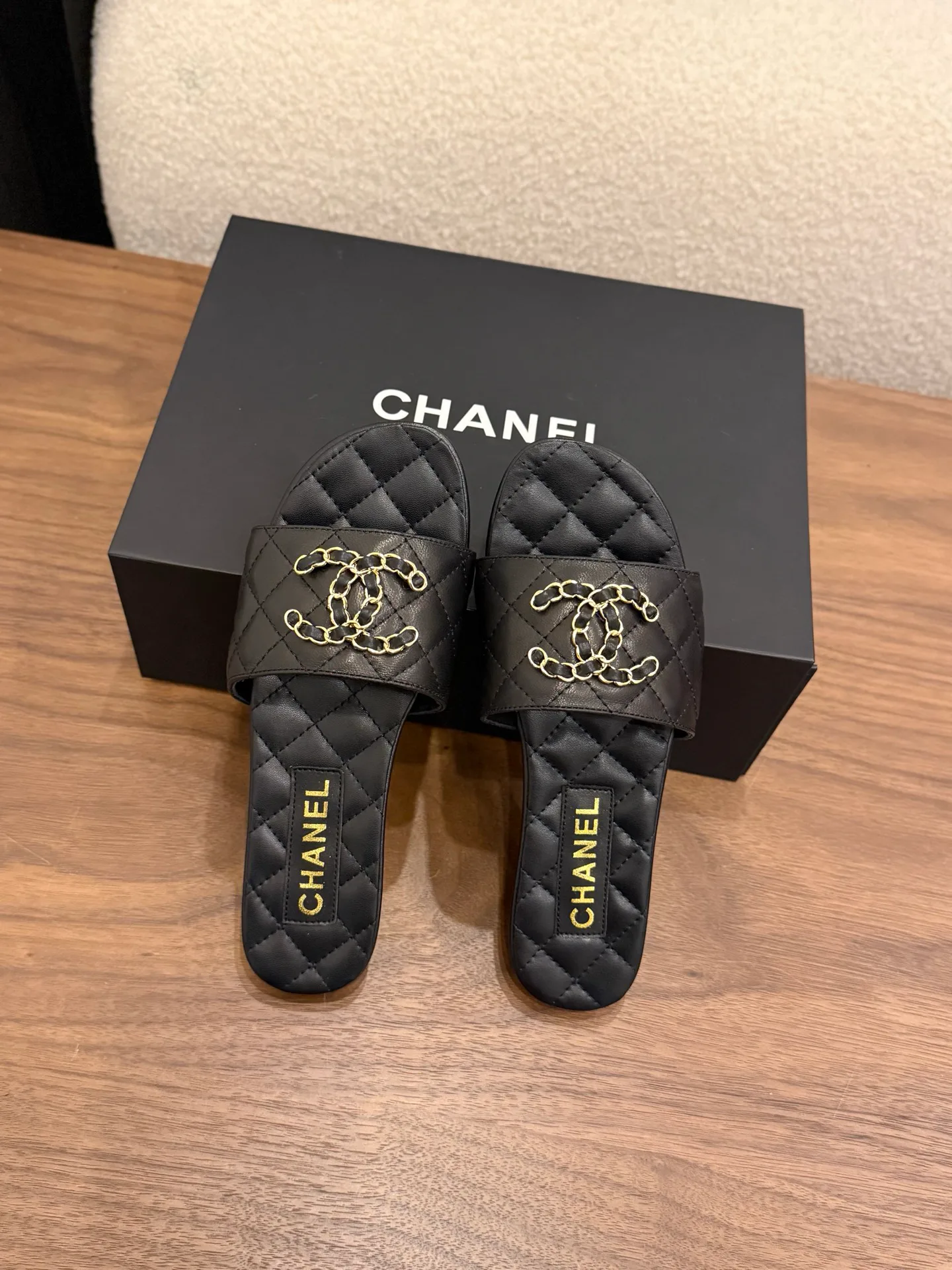 Шлепанцы Женские Chanel 11389158