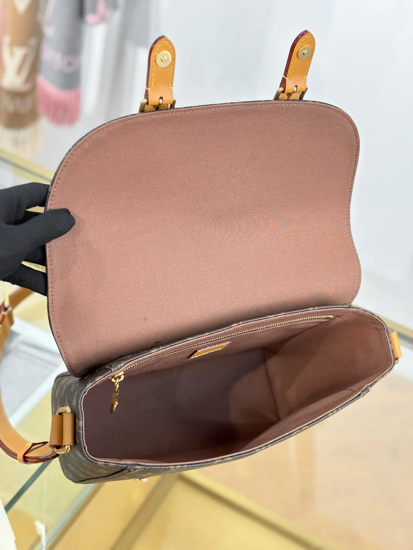 Классические Сумки Женские Louis Vuitton 17979871