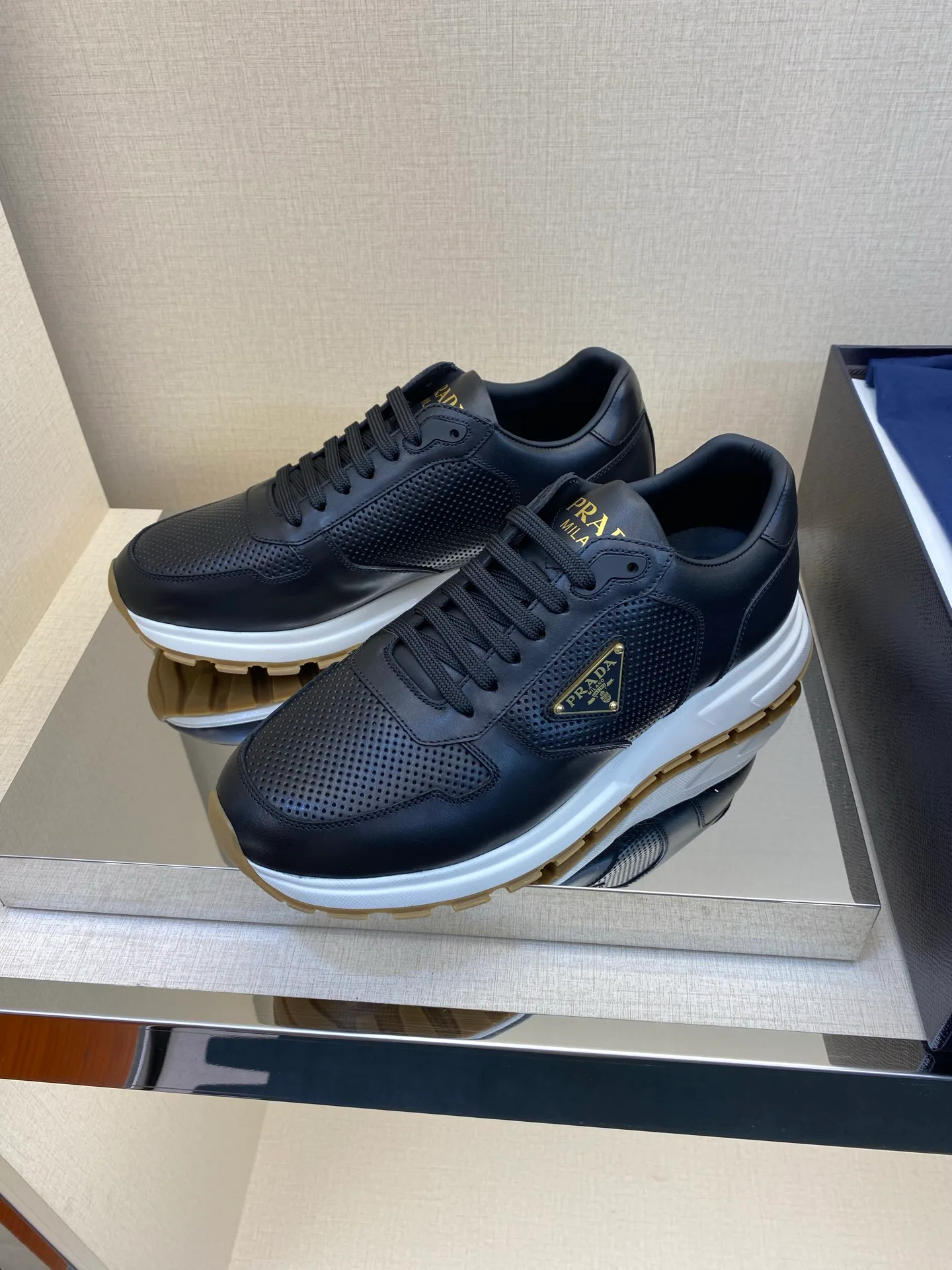 Кроссовки Мужские Prada 18039816