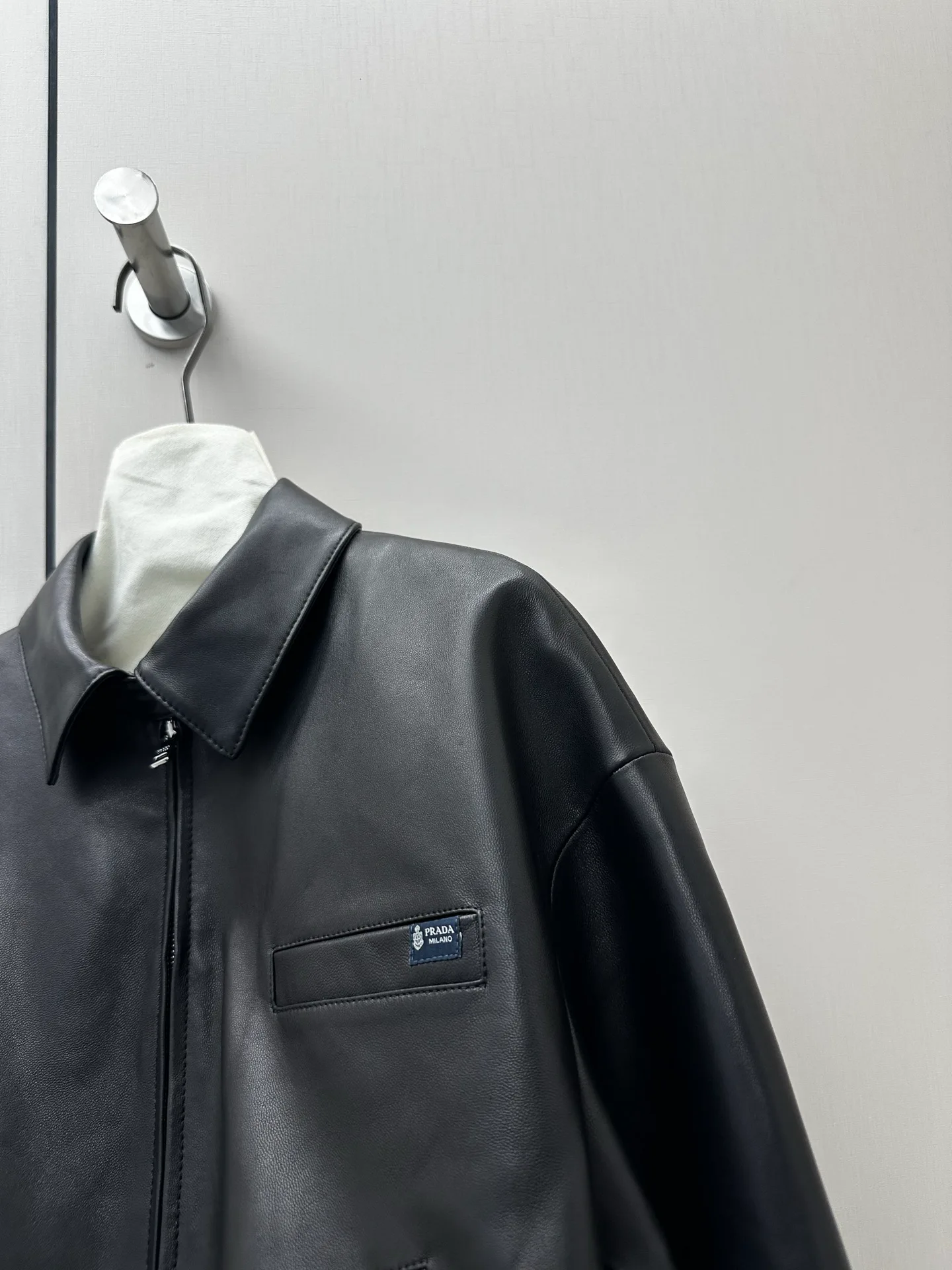Кожаные Куртки И Дублёнки Женские Prada 16984556