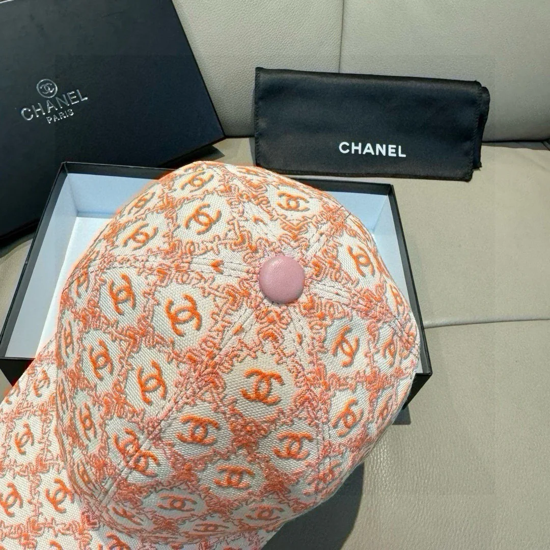 Головные Уборы Chanel 18105235