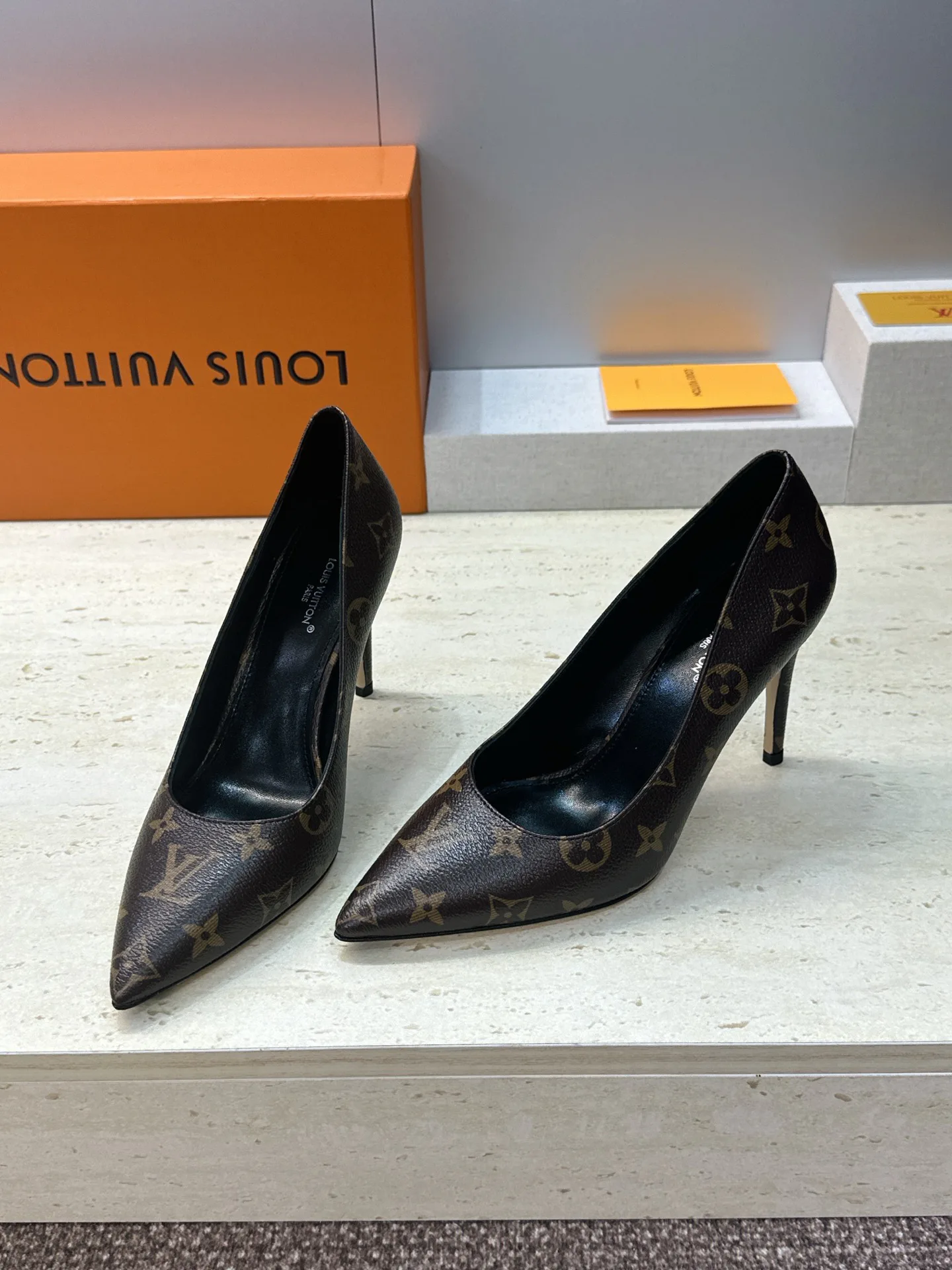 Туфли Женские Louis Vuitton 13346480