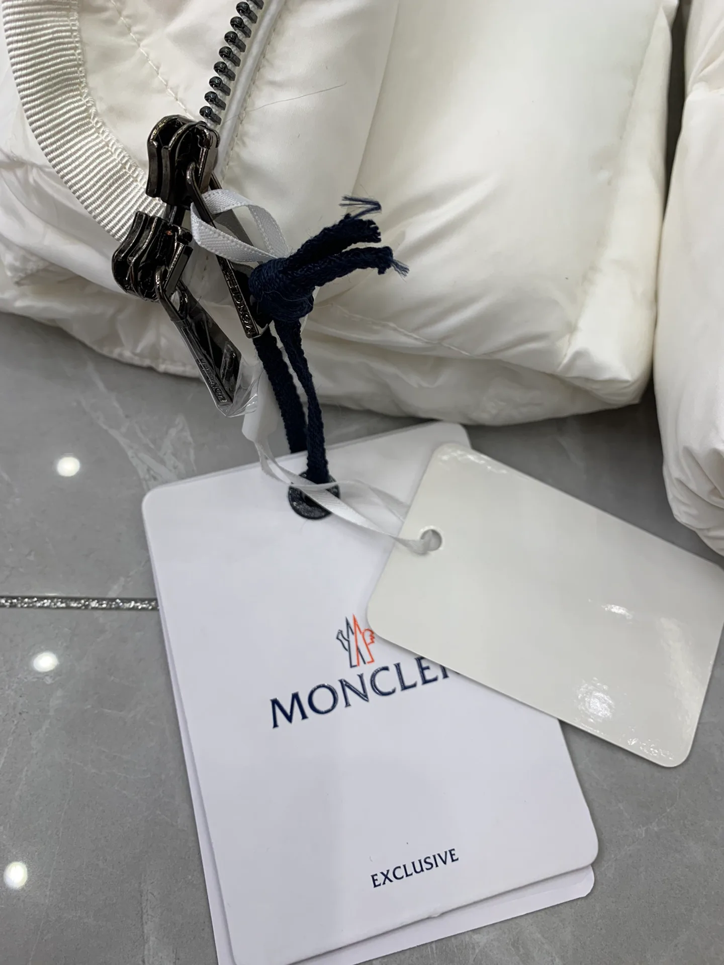 Куртки И Пуховики Женские Moncler 18188708