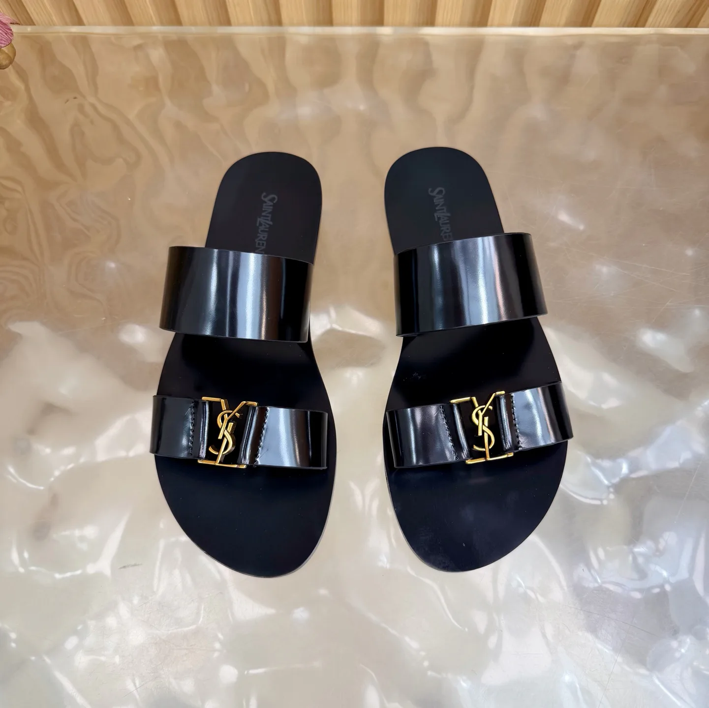 Шлепанцы Женские Saint Laurent 11755427