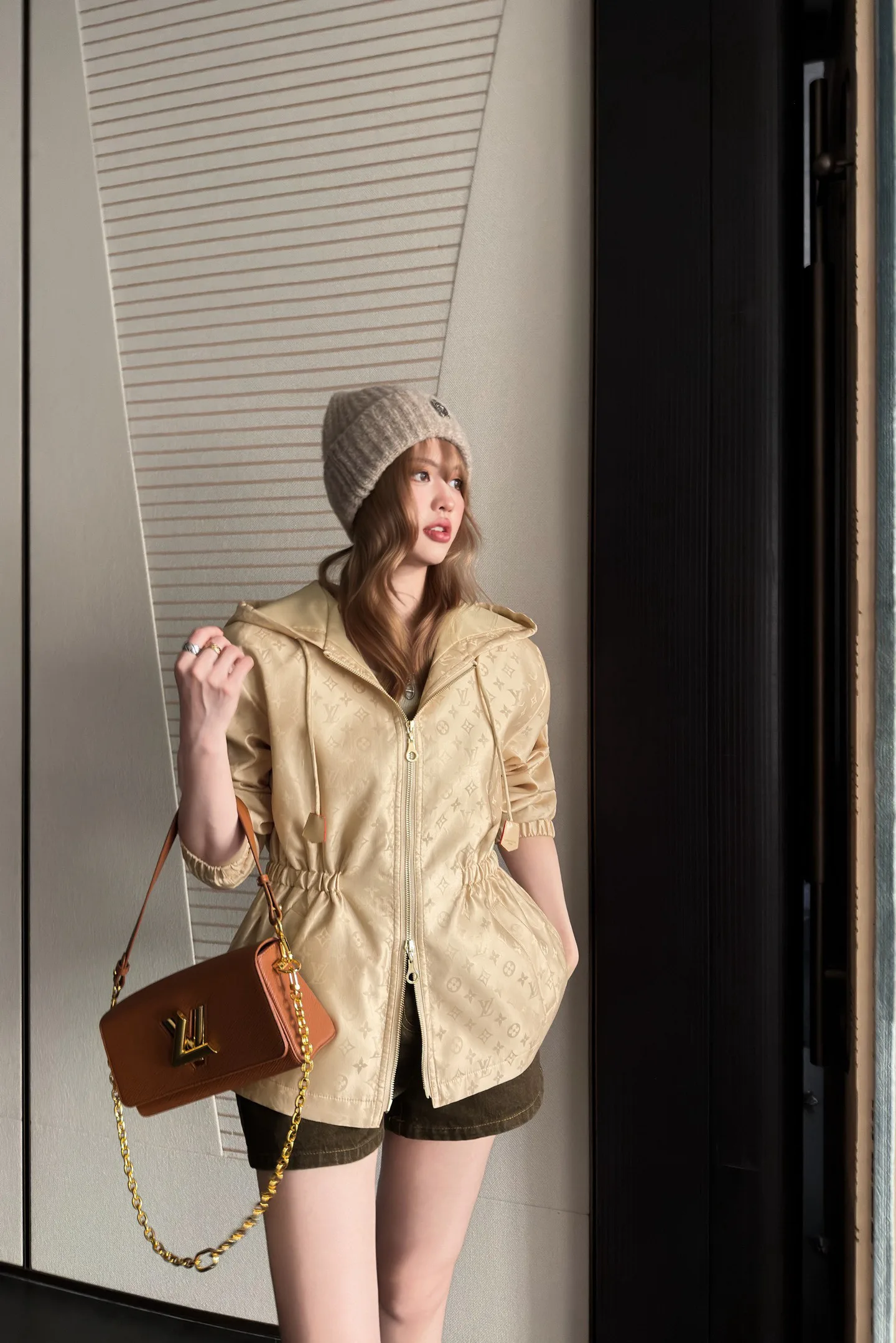 Куртки И Пуховики Женские Louis Vuitton 1675902