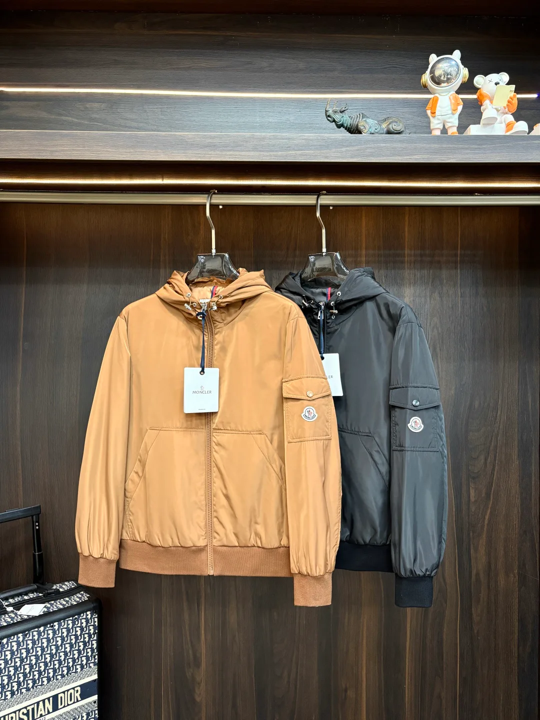 Куртки И Пуховики Женские Moncler 18157276