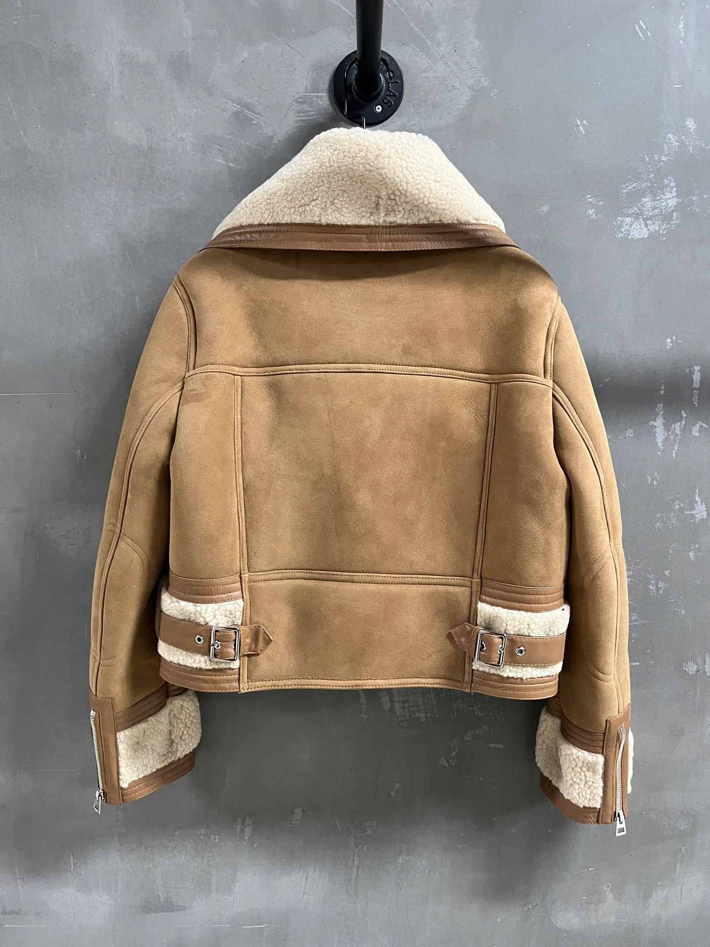 Кожаные Куртки И Дублёнки Женские Christian Dior 483845