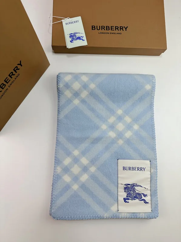 Шарфы Burberry 523809
