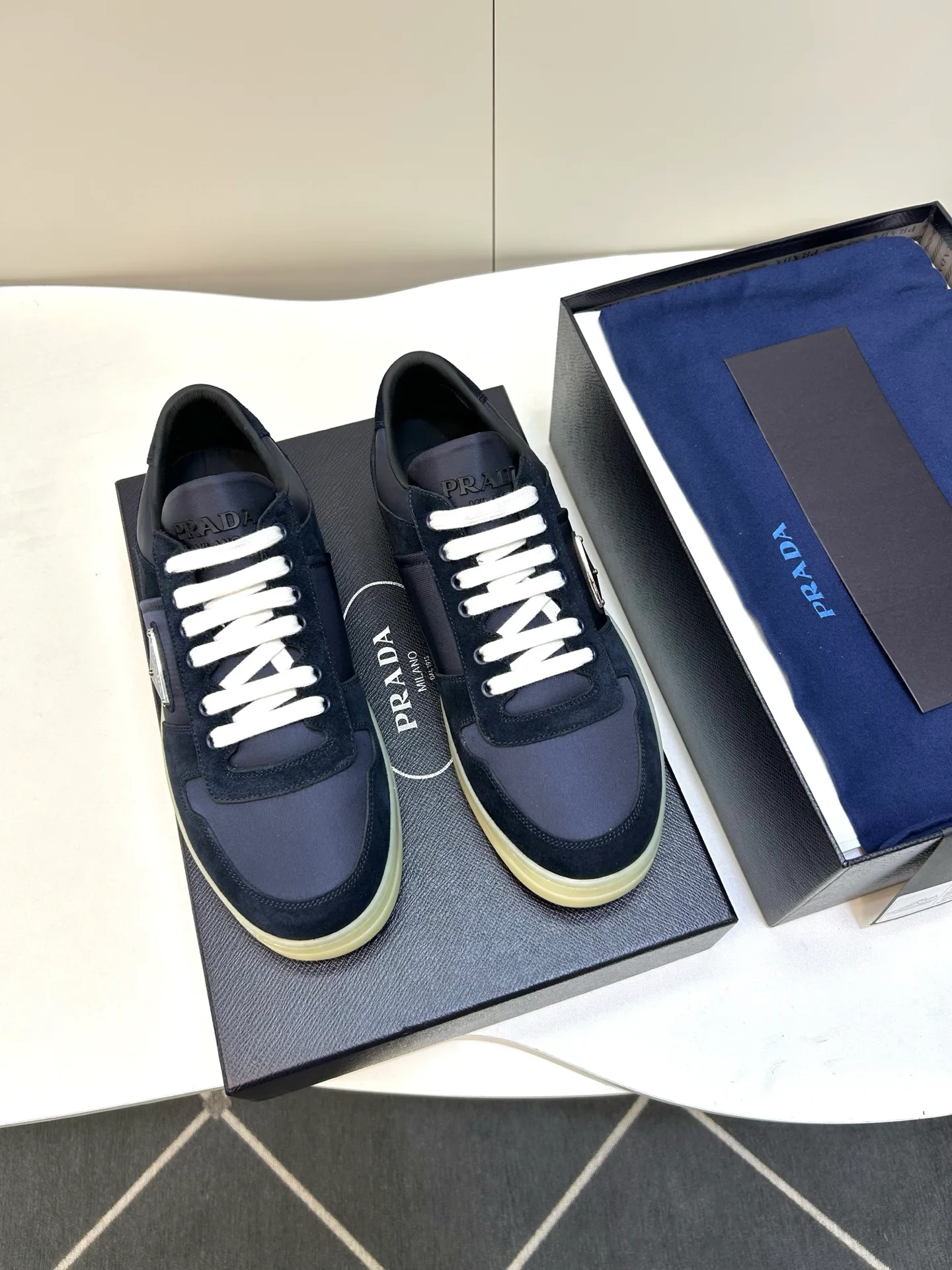 Кроссовки Мужские Prada 18267436