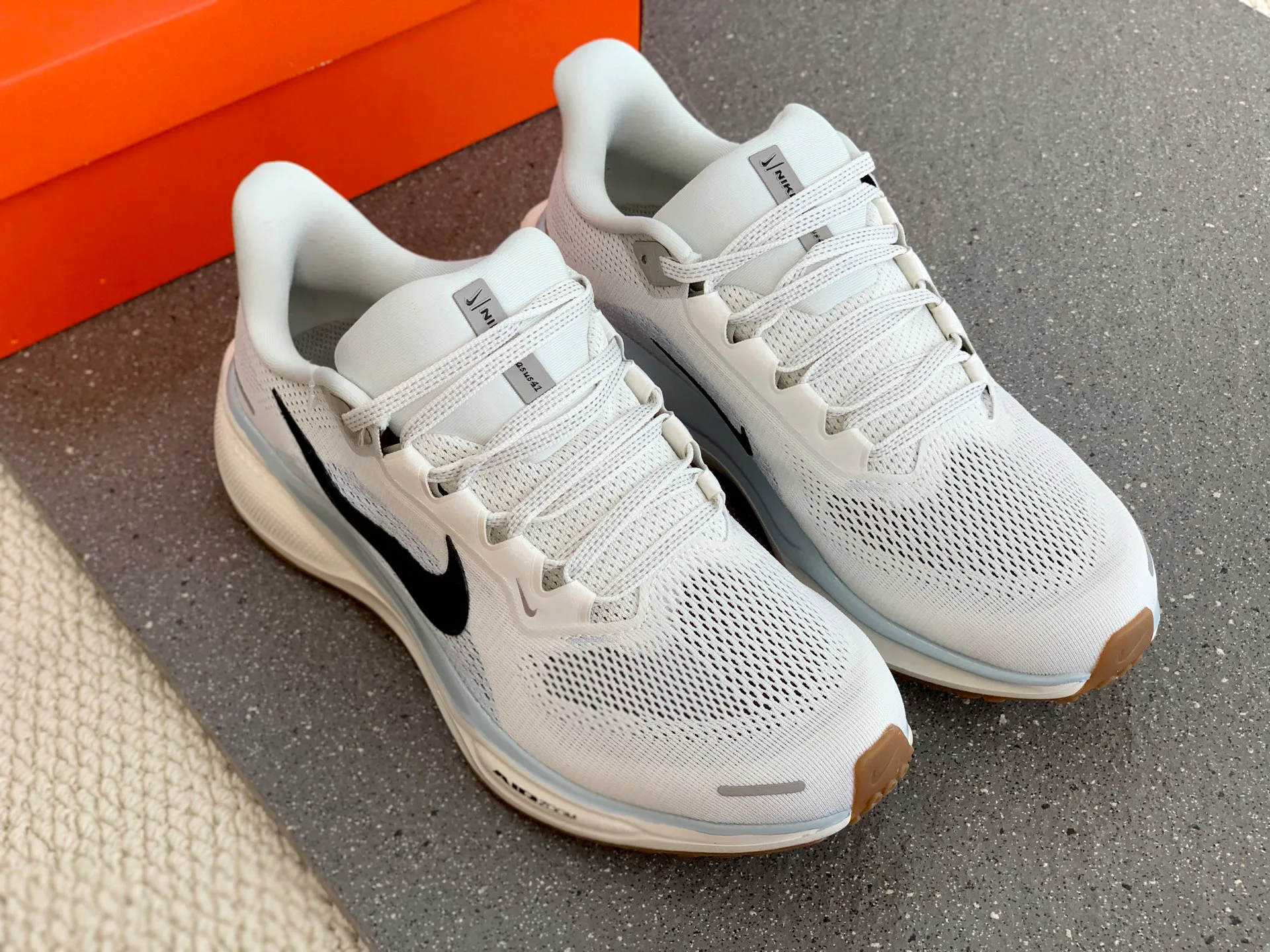 Кроссовки Женские Nike 230359