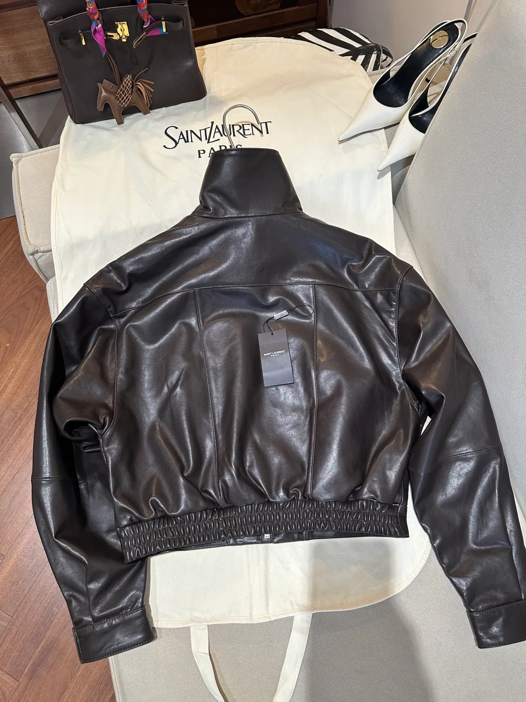 Кожаные Куртки И Дублёнки Женские Saint Laurent 18040518