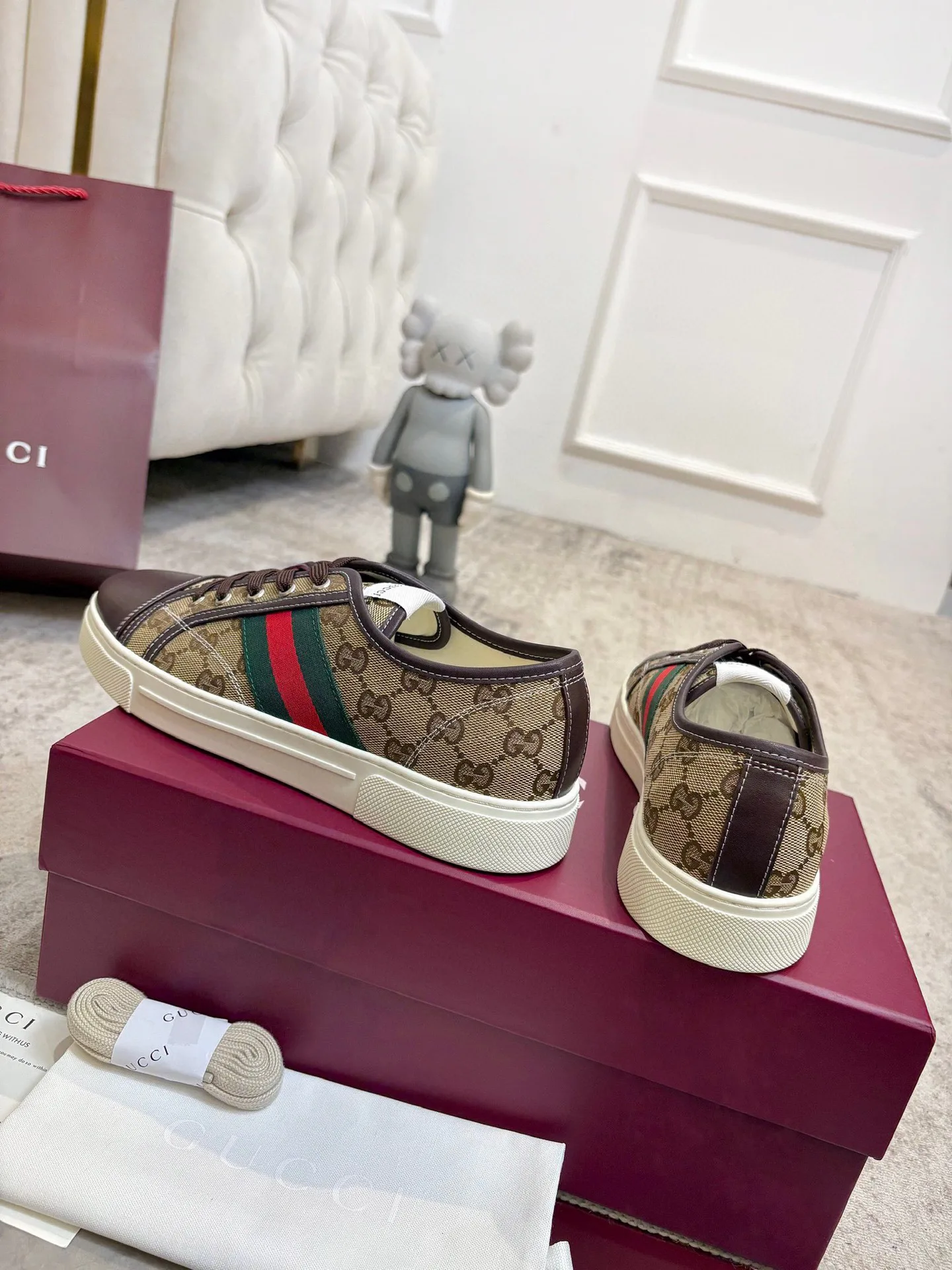 Кроссовки Женские Gucci 18901608