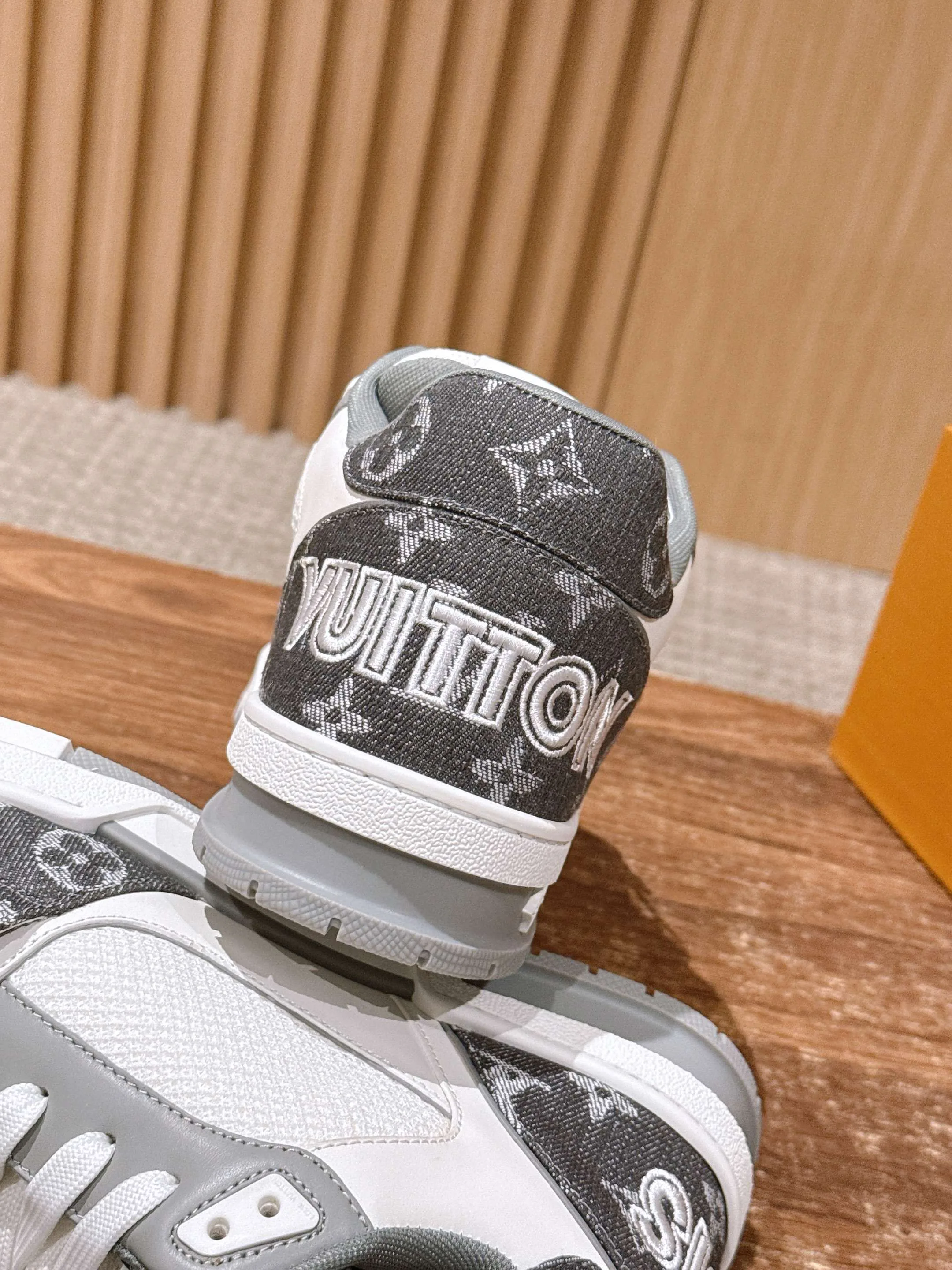 Кроссовки Женские Louis Vuitton 245724