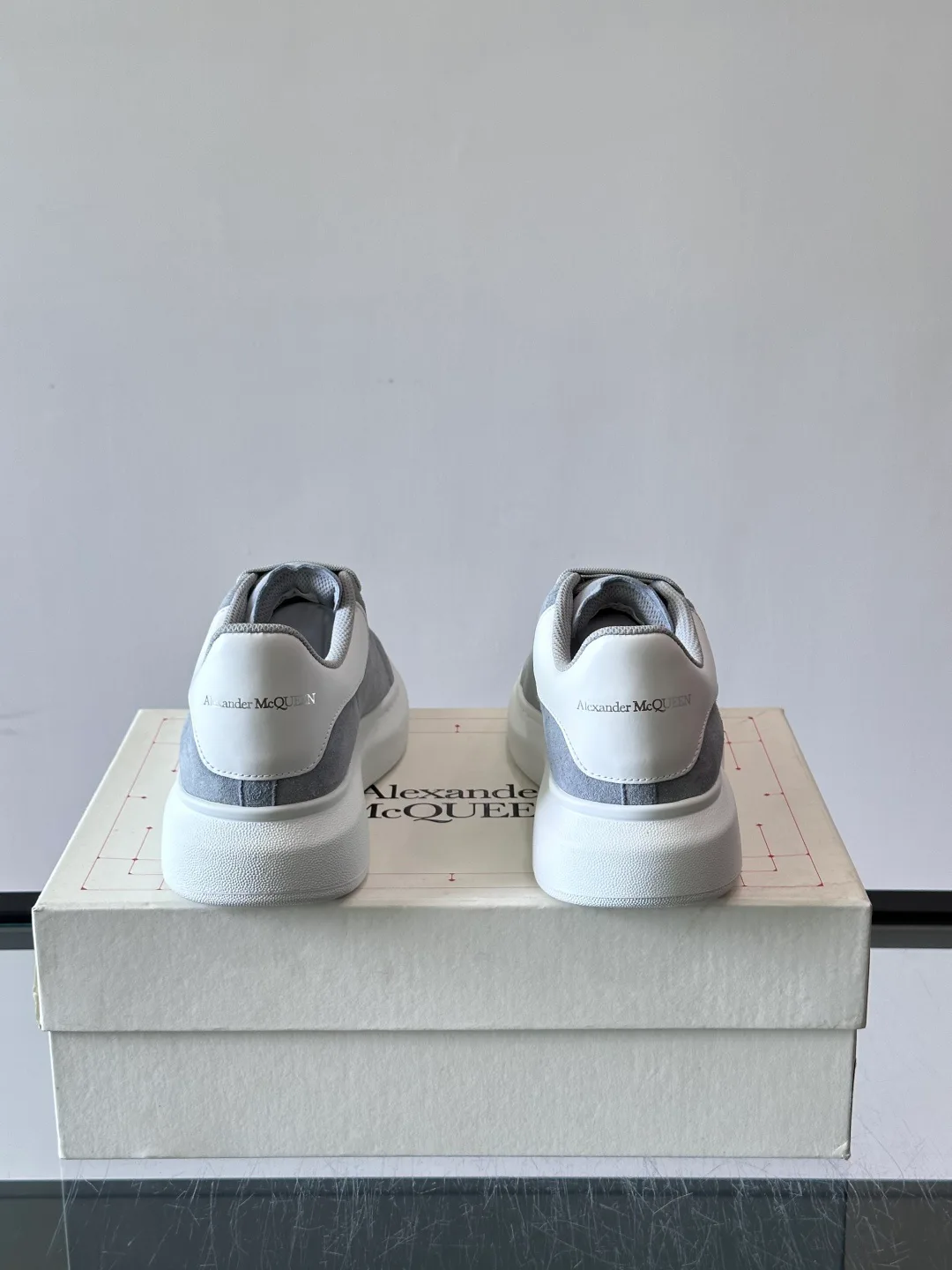 Кроссовки Женские Alexander Mcqueen 17447546