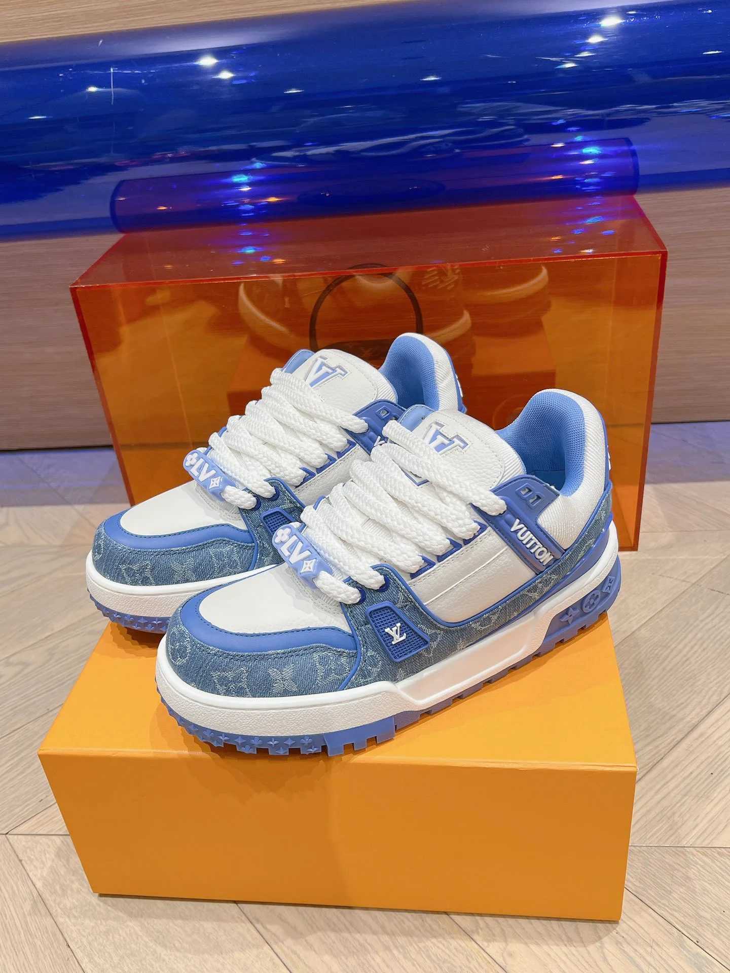 Кроссовки Женские Louis Vuitton 9965