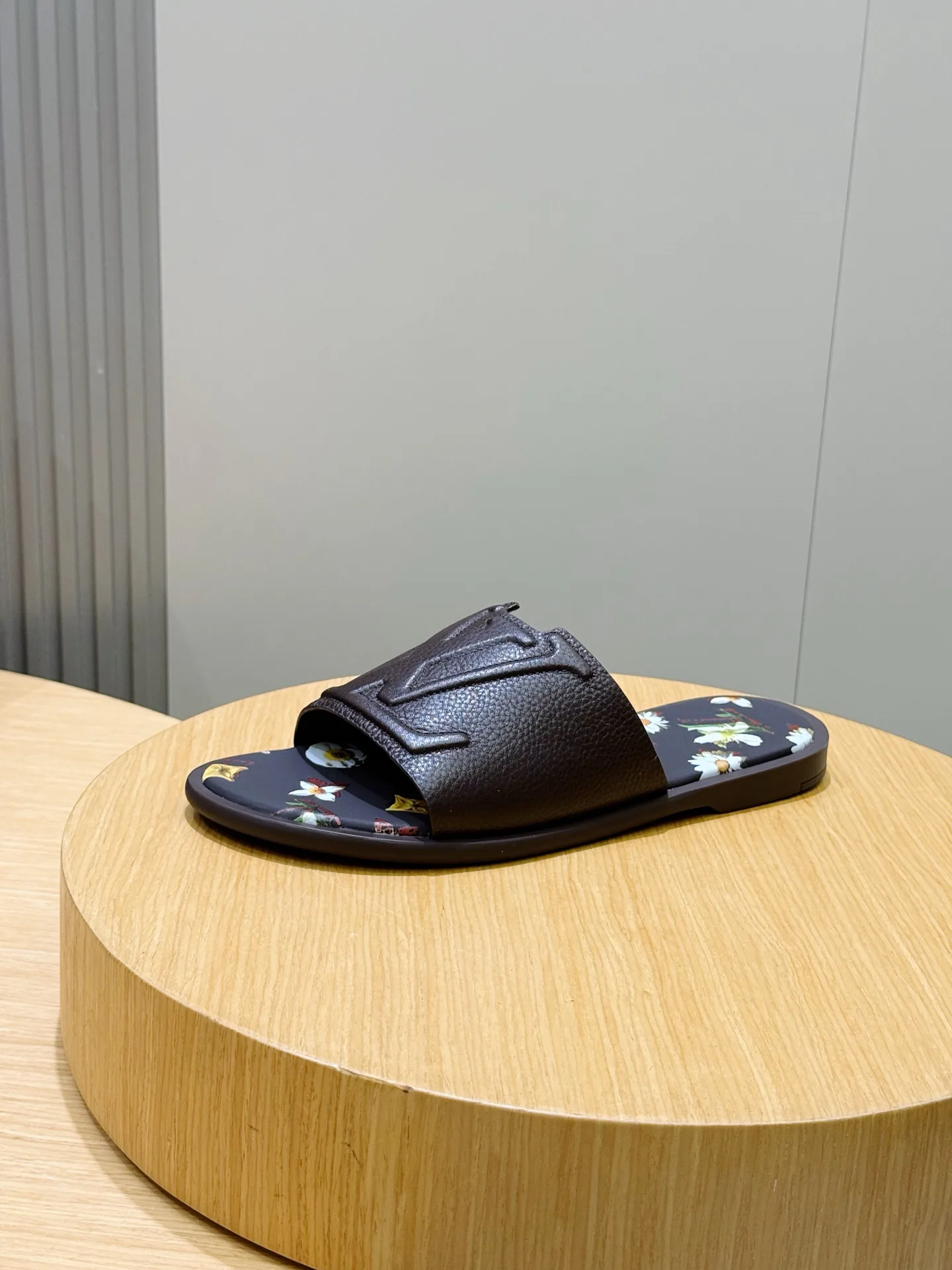Шлепанцы Мужские Louis Vuitton 15138447