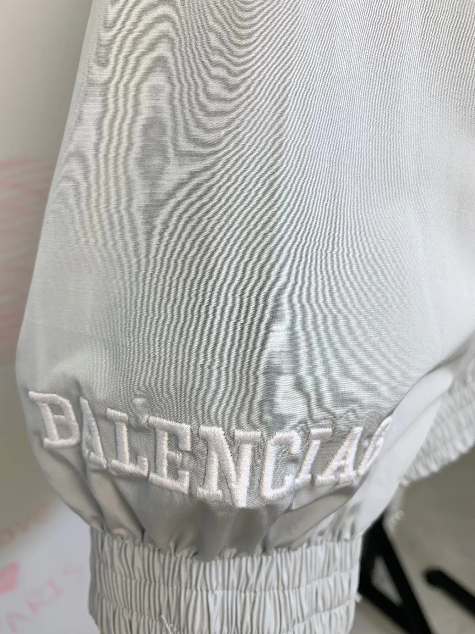Куртки И Пуховики Женские Balenciaga 18136232