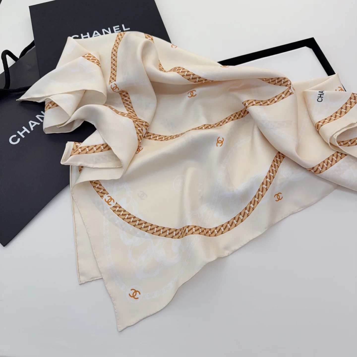 Платки Chanel 14543733
