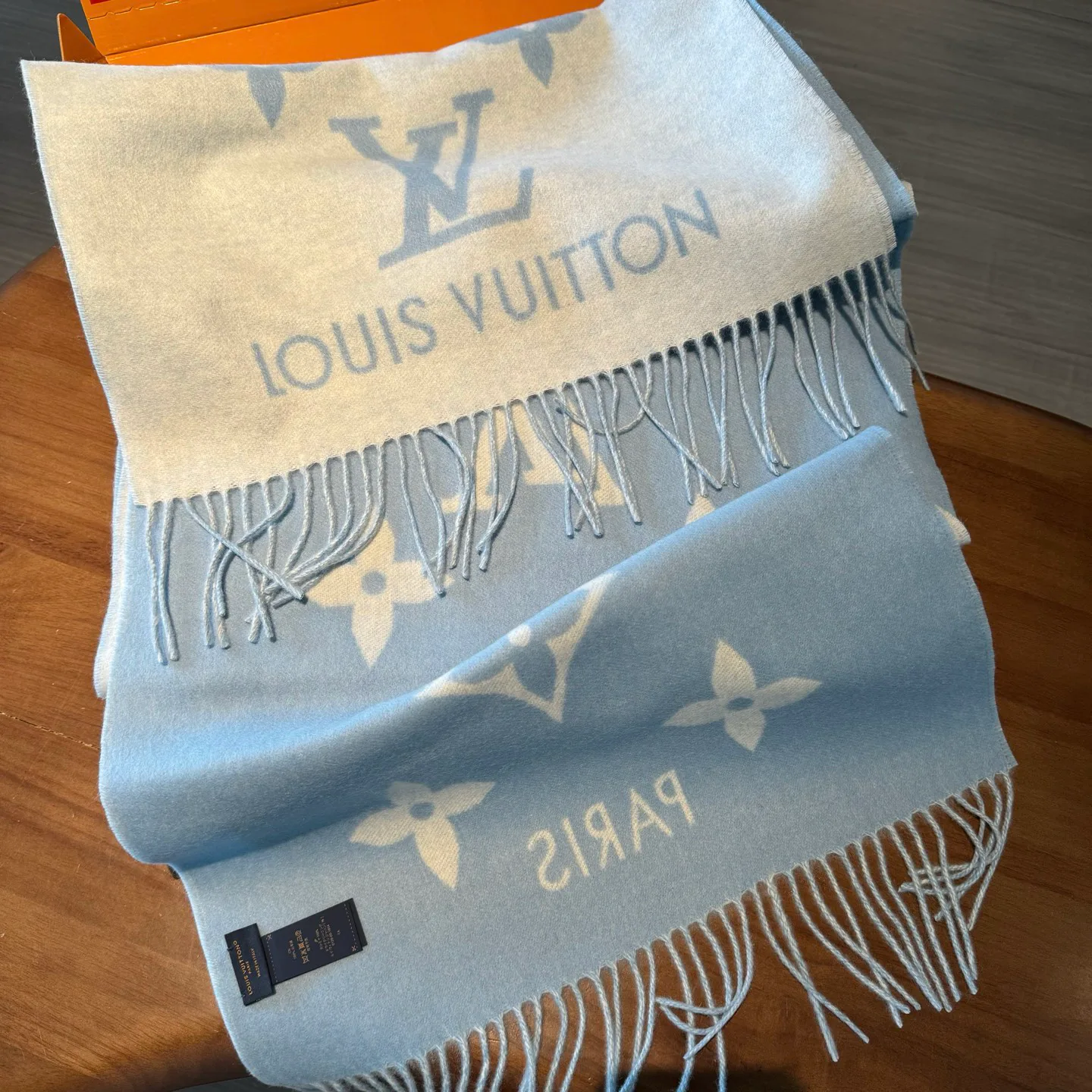 Шарфы Louis Vuitton 895140