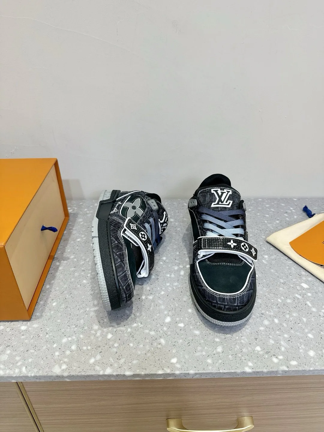 Кроссовки Женские Louis Vuitton 589269