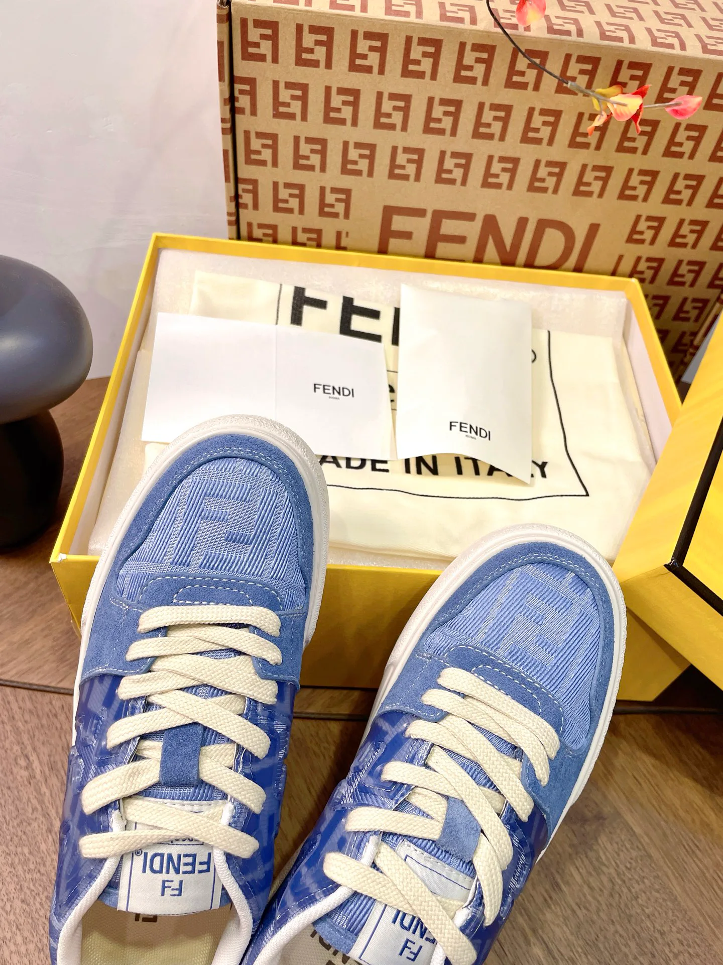 Кроссовки Женские Fendi 17957342