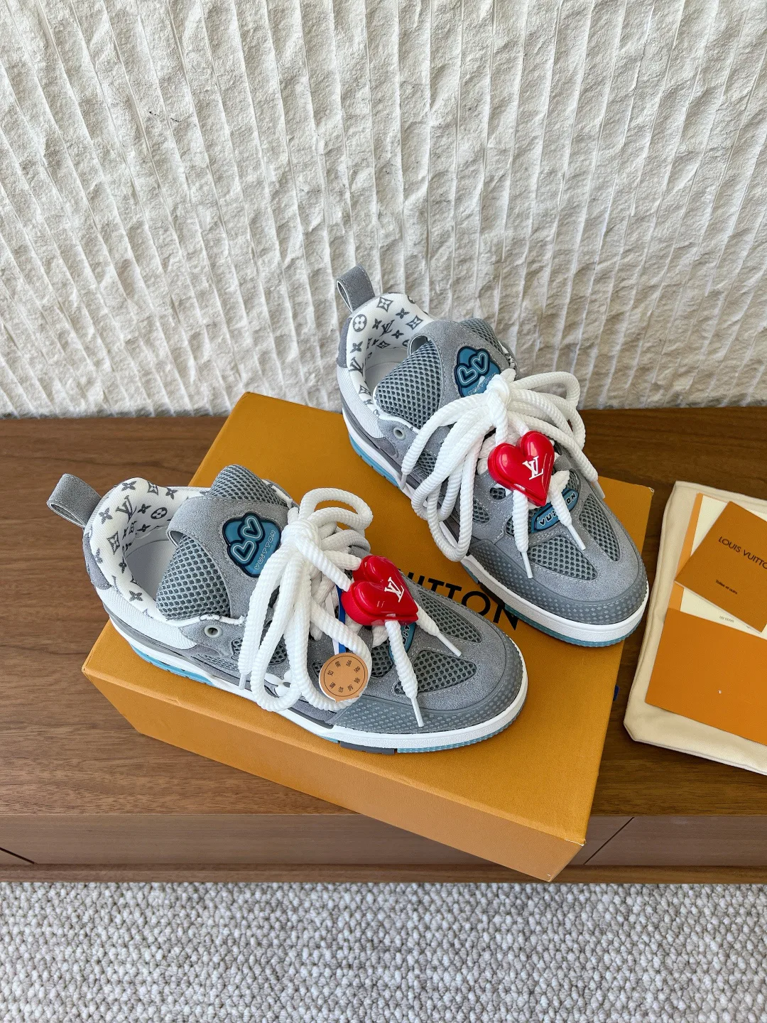 Кроссовки Женские Louis Vuitton 1014749