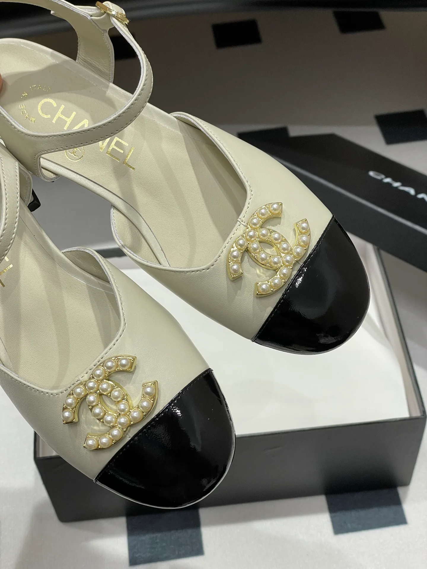 Сандалии Женские Chanel 579385
