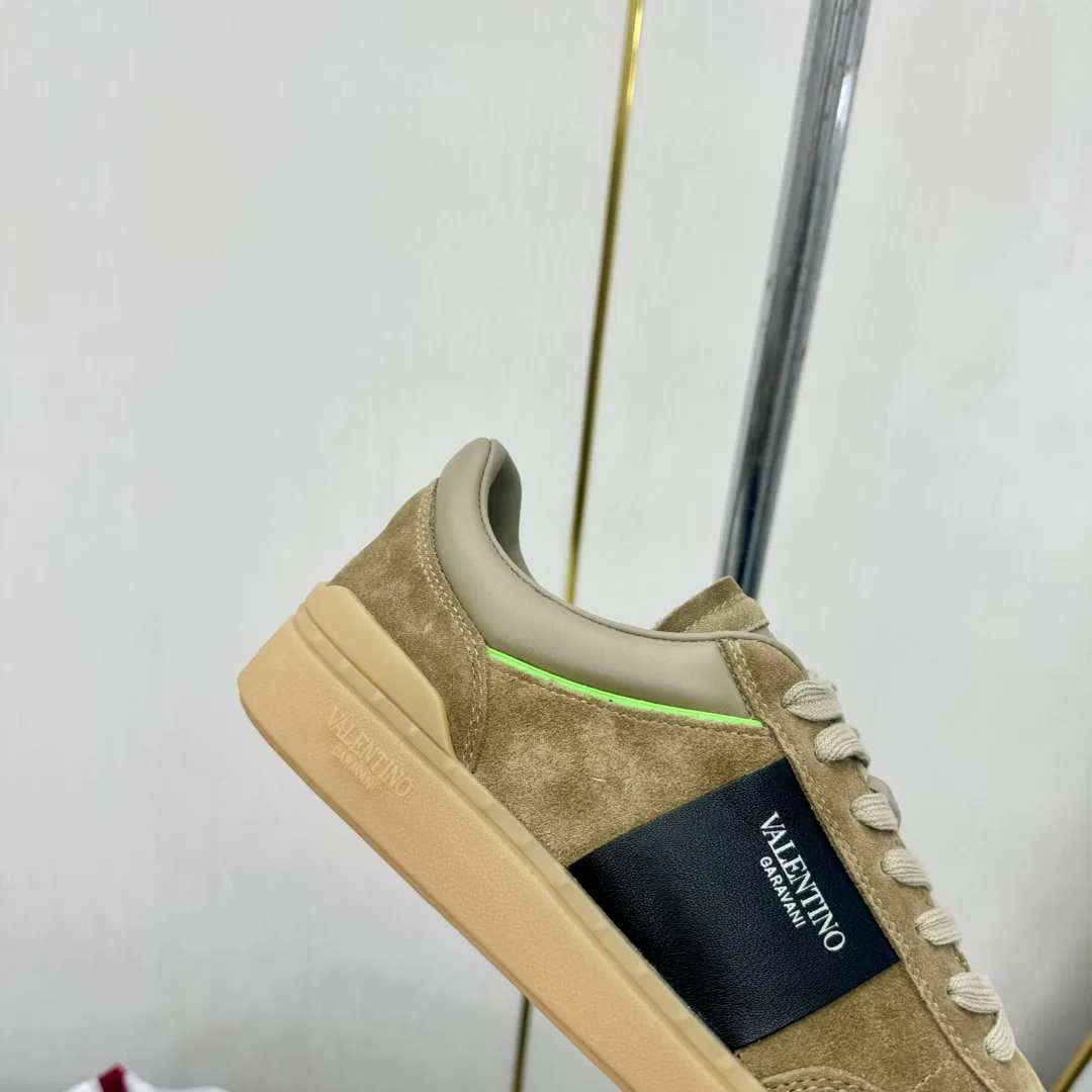 Кроссовки Женские Valentino 17955032