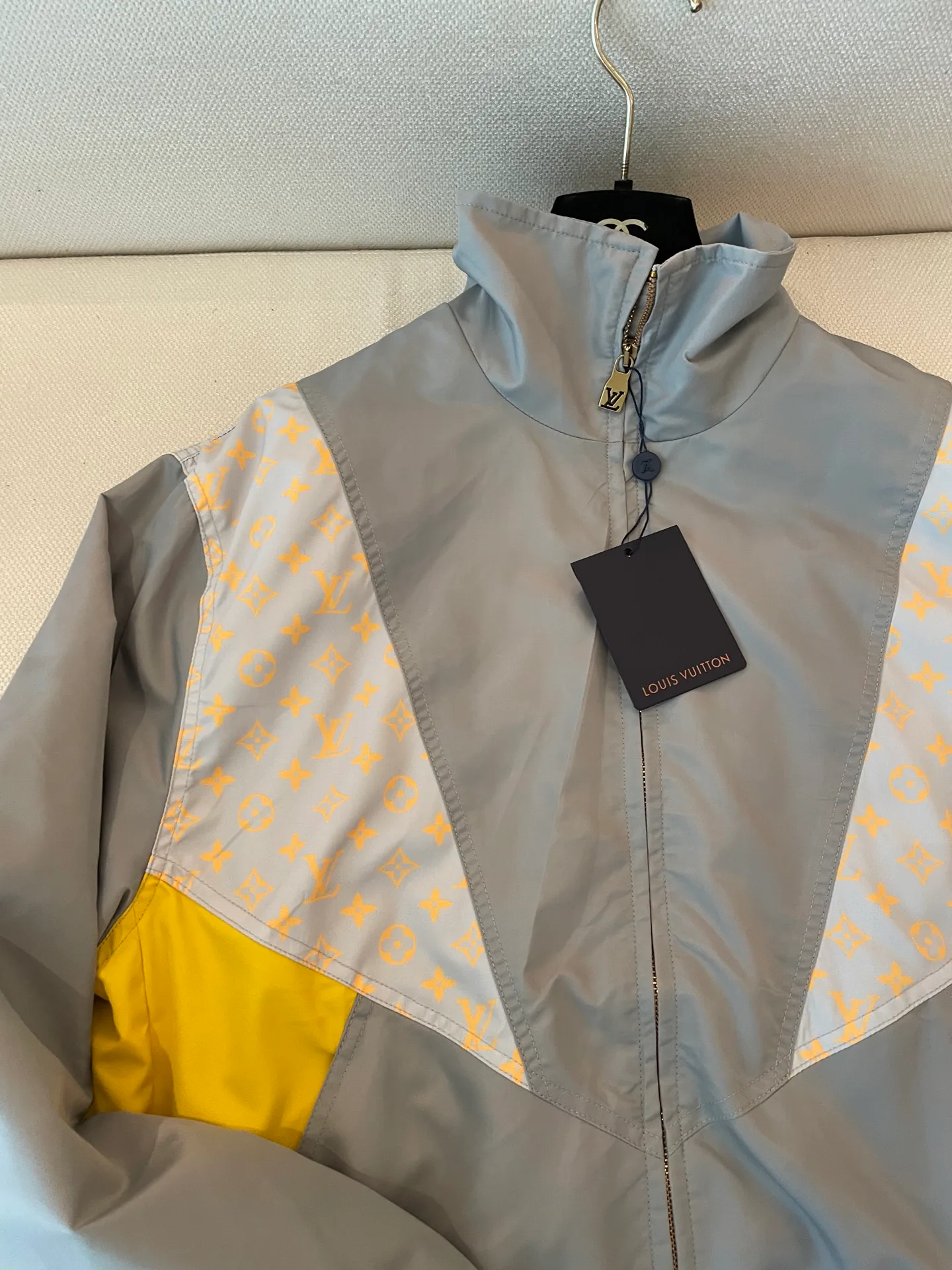 Куртки И Пуховики Женские Louis Vuitton 11466842