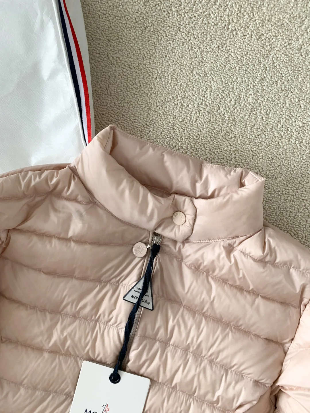 Куртки И Пуховики Женские Moncler 18922979