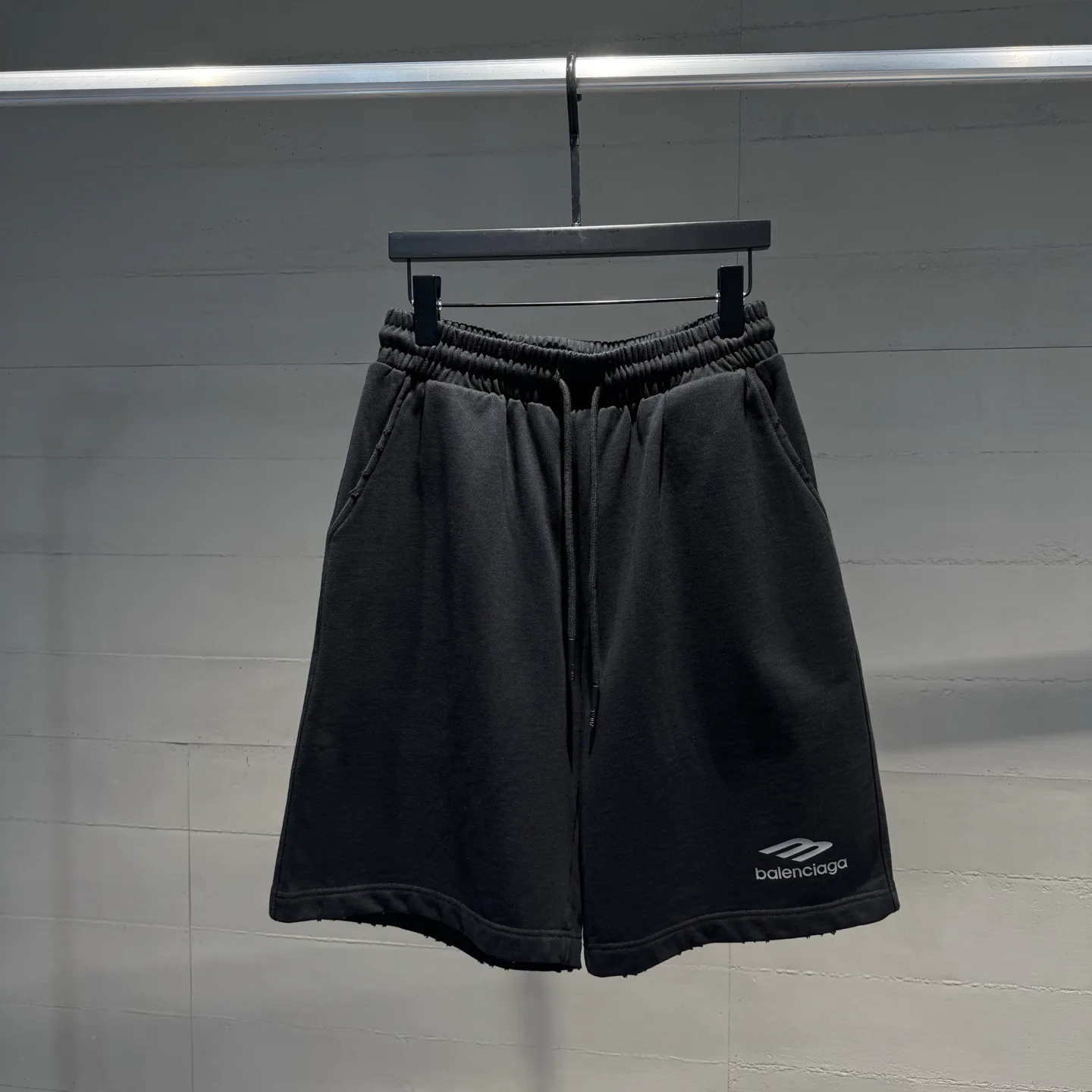 Шорты Мужские Balenciaga 13364959