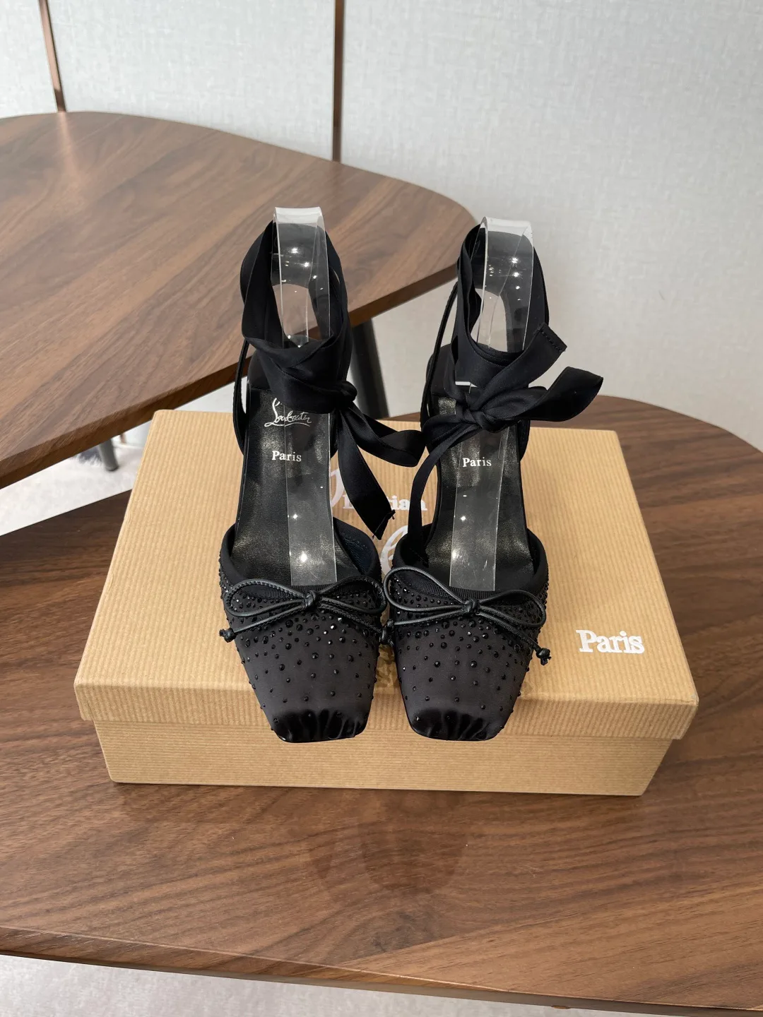 Босоножки Женские Christian Louboutin 11966292
