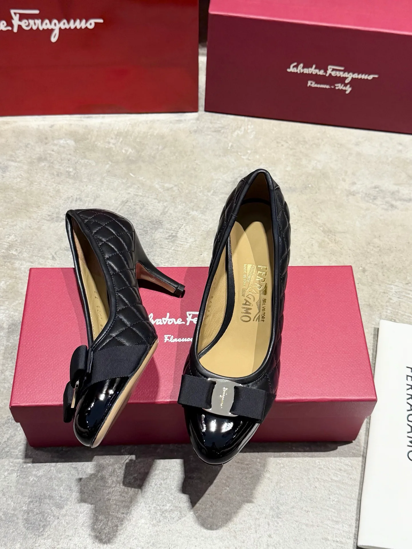 Балетки Женские Salvatore Ferragamo 17642578
