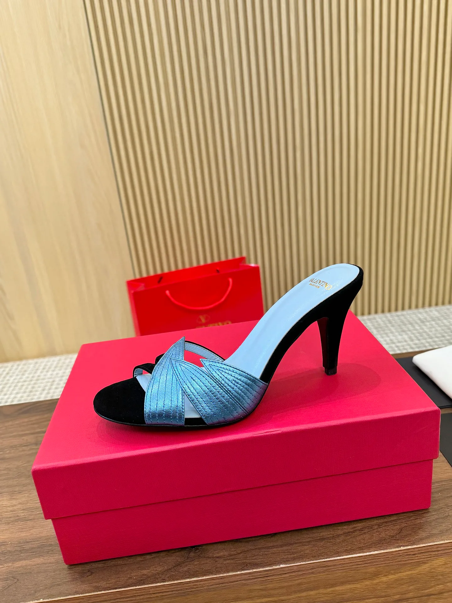 Босоножки Женские Valentino 9737244