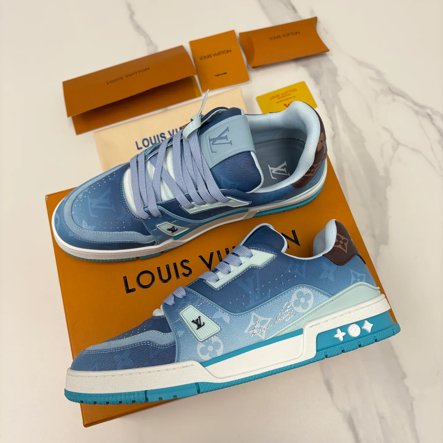 Кроссовки Женские Louis Vuitton 13140853