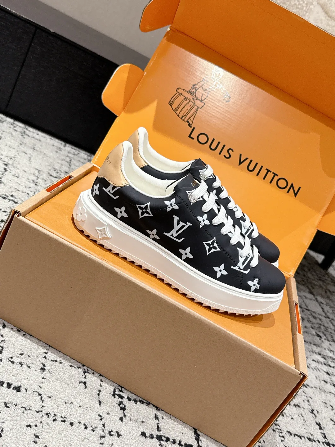 Кроссовки Женские Louis Vuitton 4502490