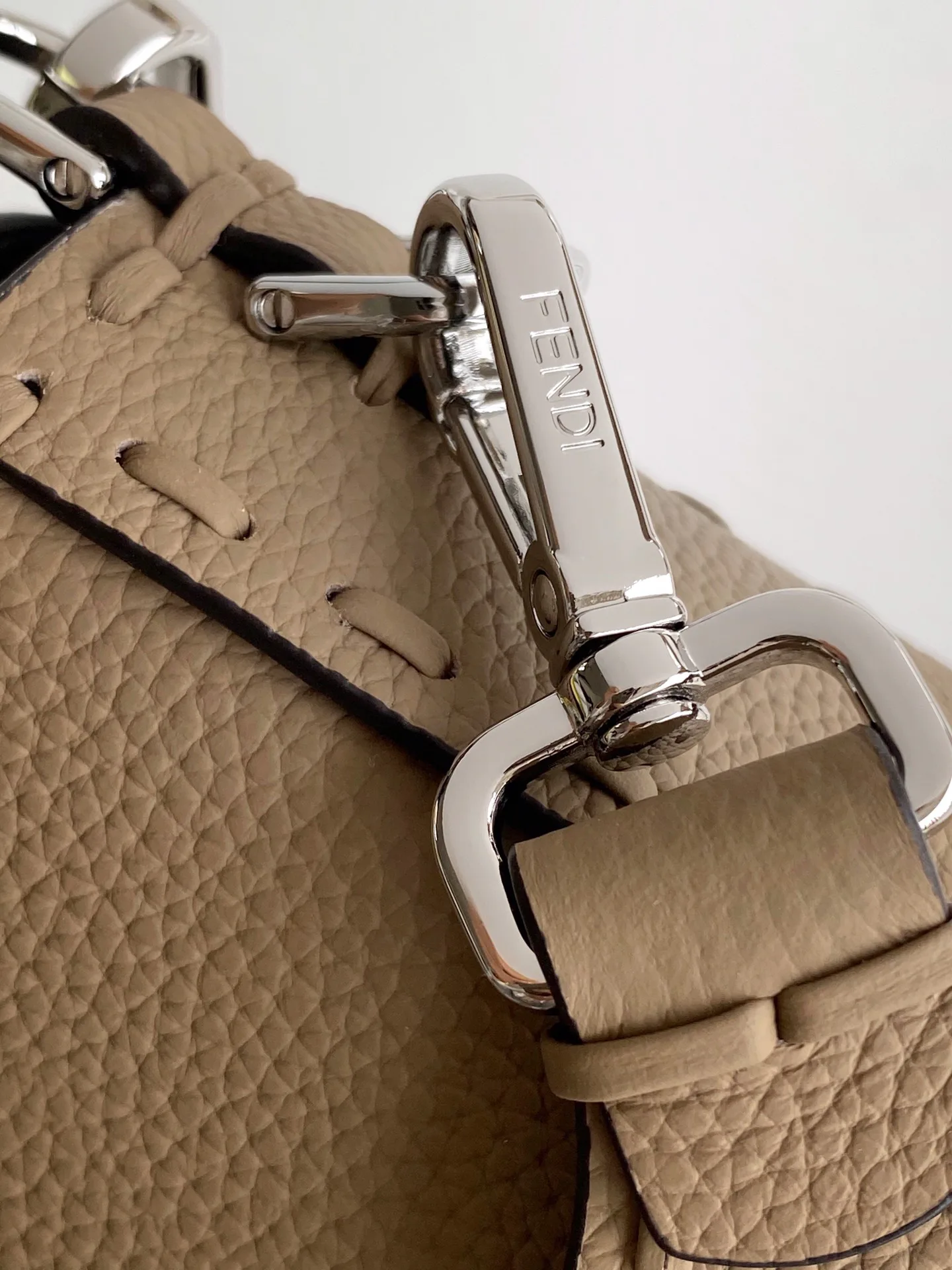 Классические Сумки Женские Fendi 12718239