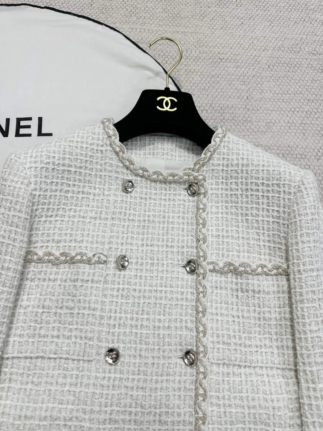 Куртки И Пуховики Женские Chanel 1580
