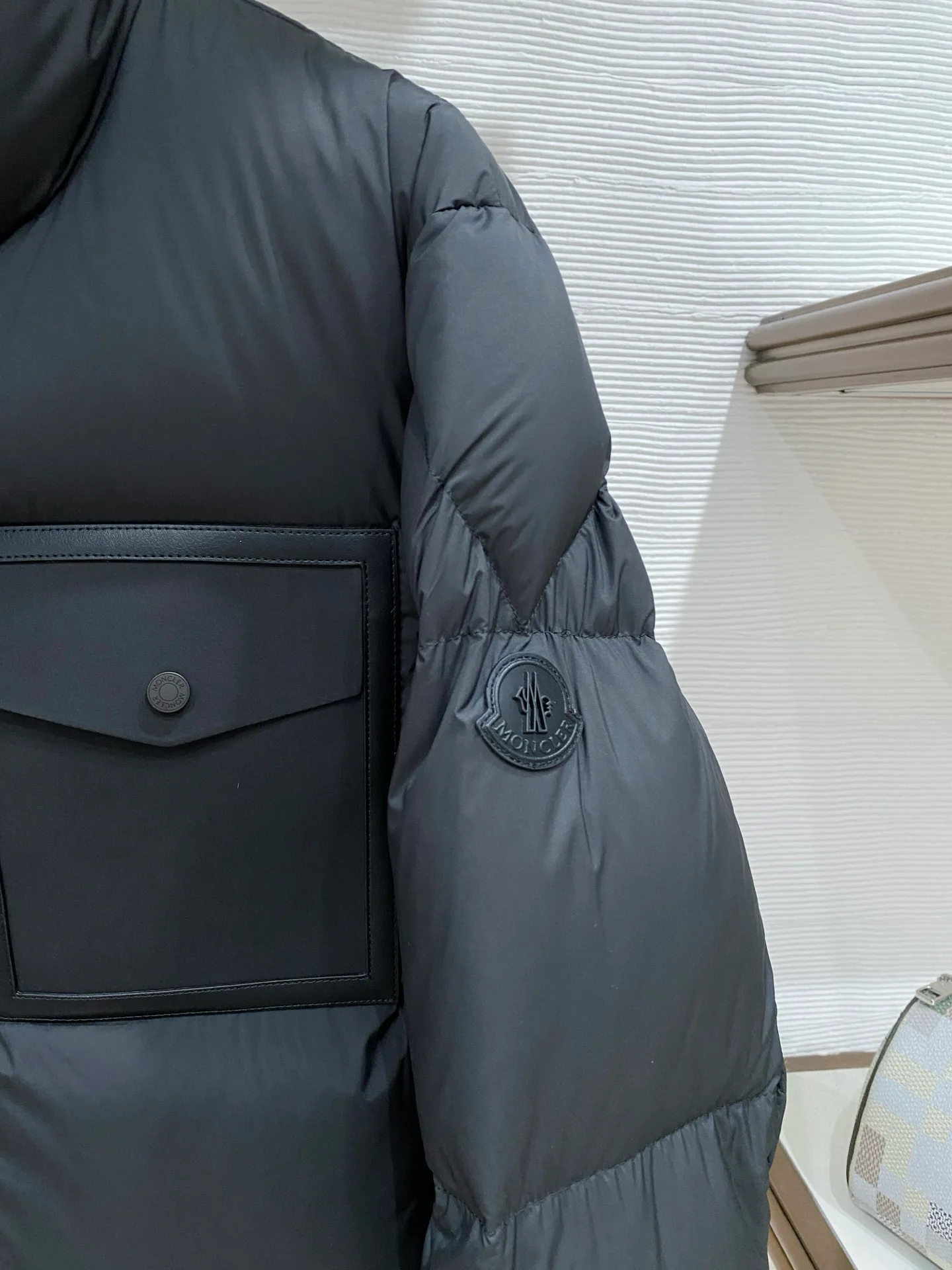 Куртки И Пуховики Мужские Moncler 17919138