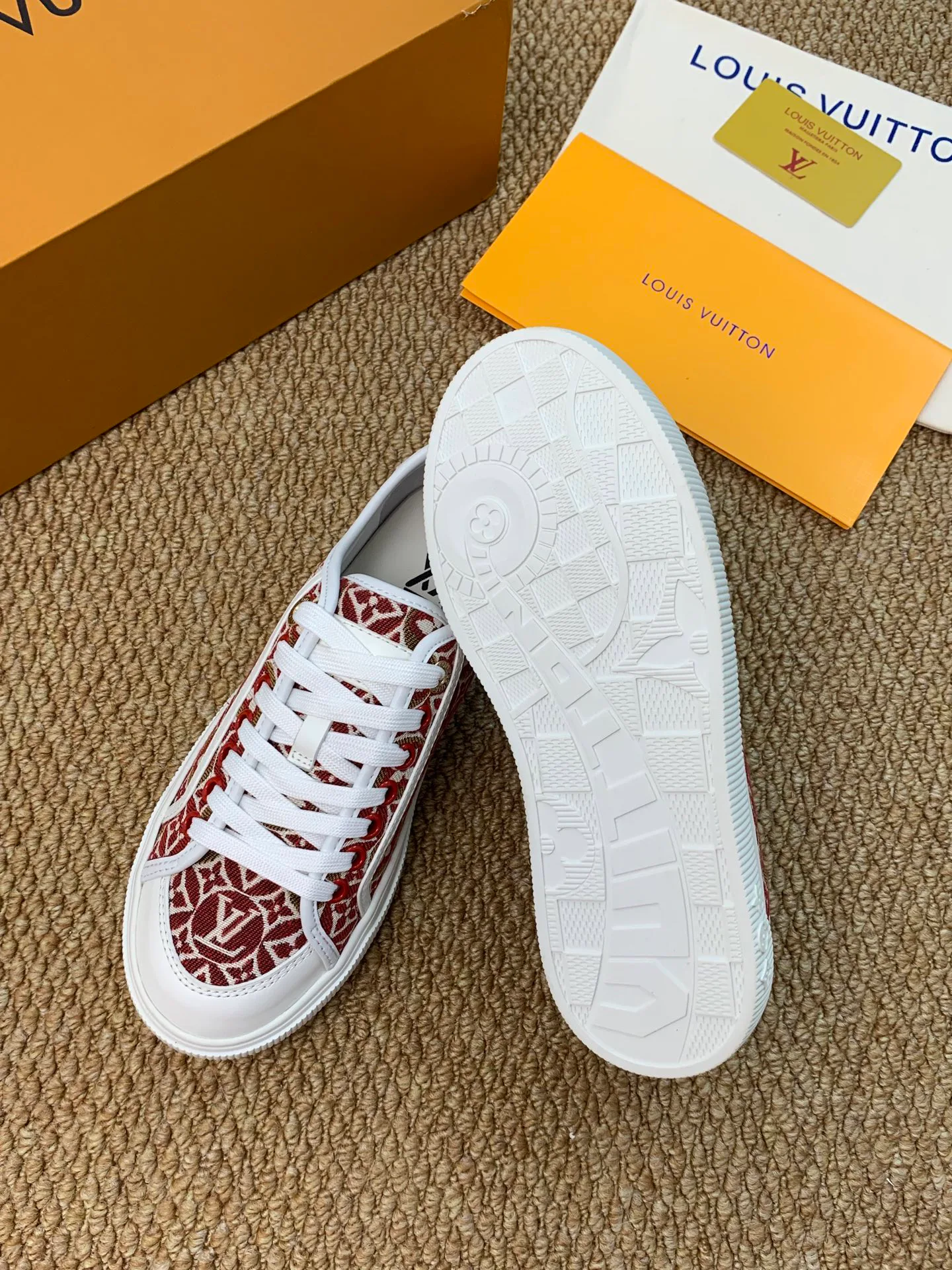 Кроссовки Женские Louis Vuitton 17545197