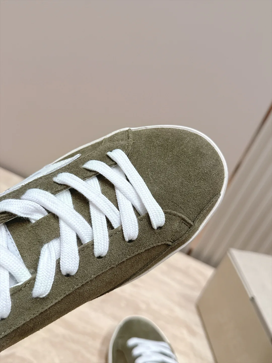 Кроссовки Женские Golden Goose 17963440