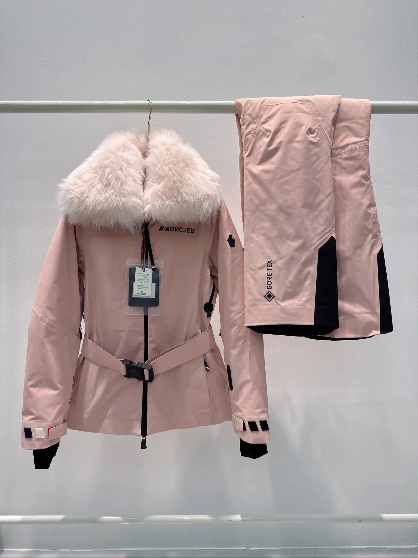 Куртки И Пуховики Женские Moncler 18710229