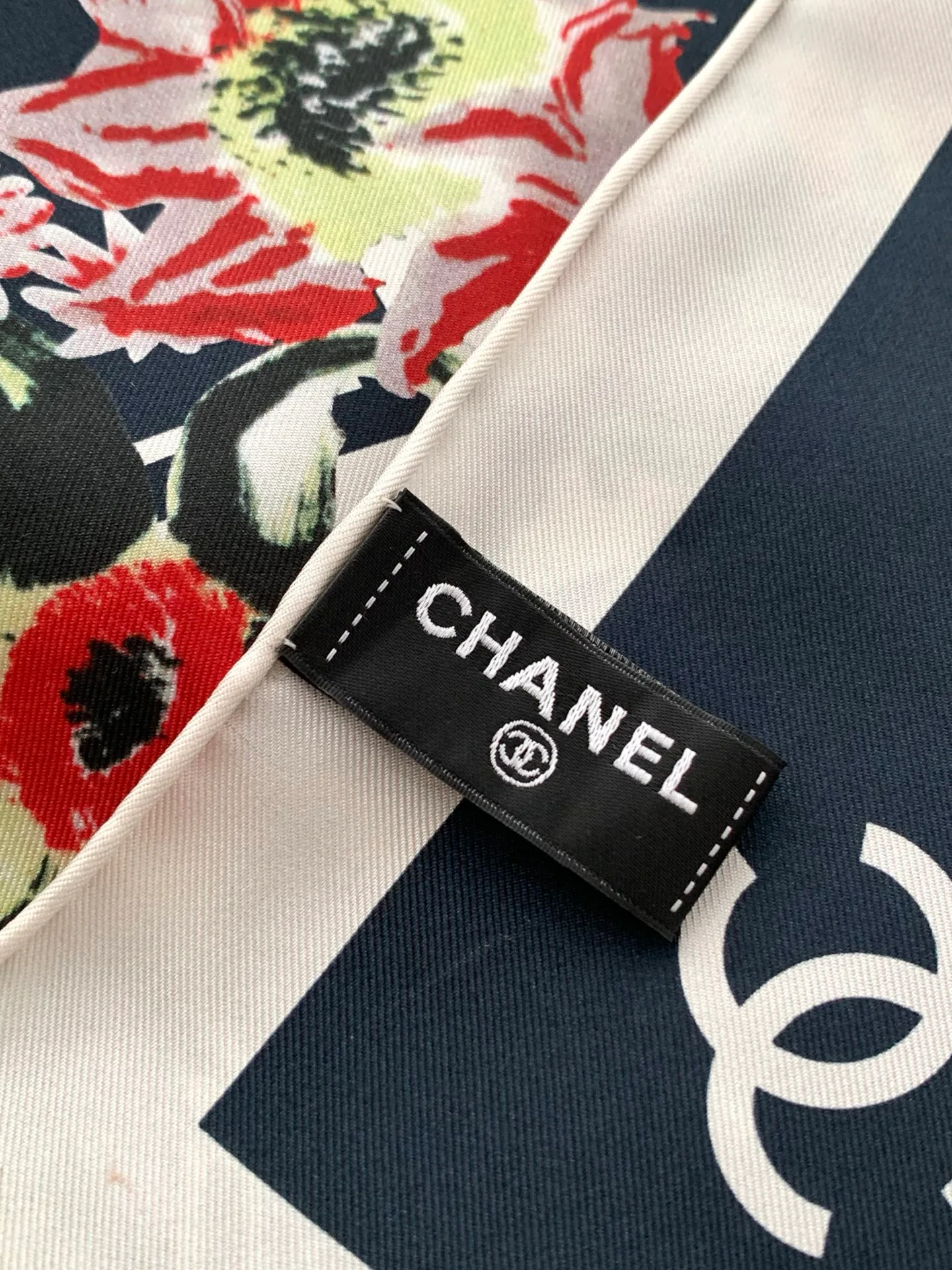 Платки Chanel 18675537