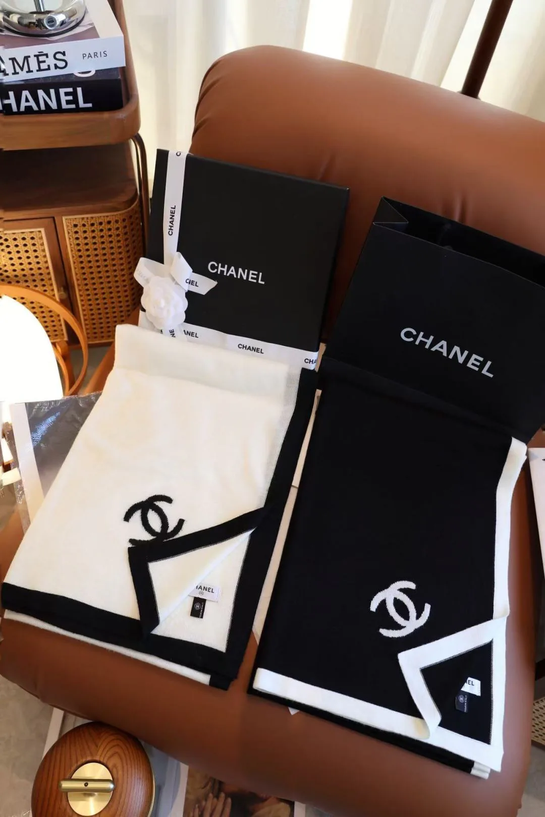 Шарфы Chanel 18127779